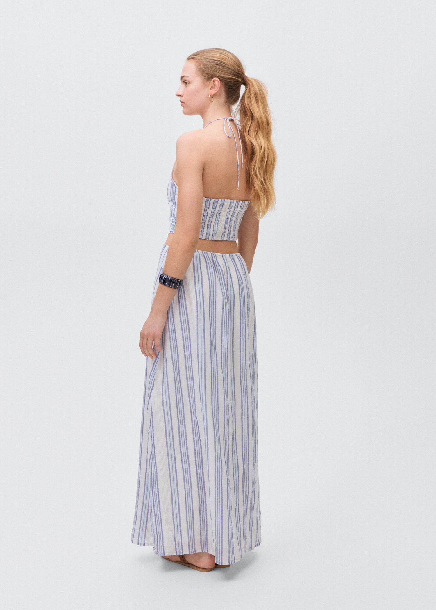 Halter dress with side slits - Reverse of the article