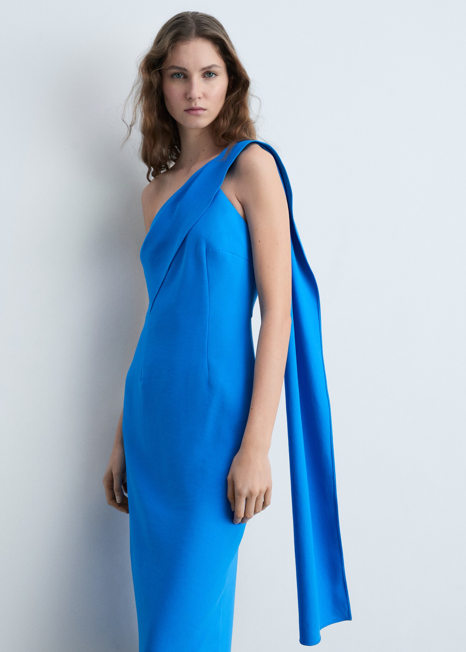 Asymmetrical bow-neck dress - Medium plane