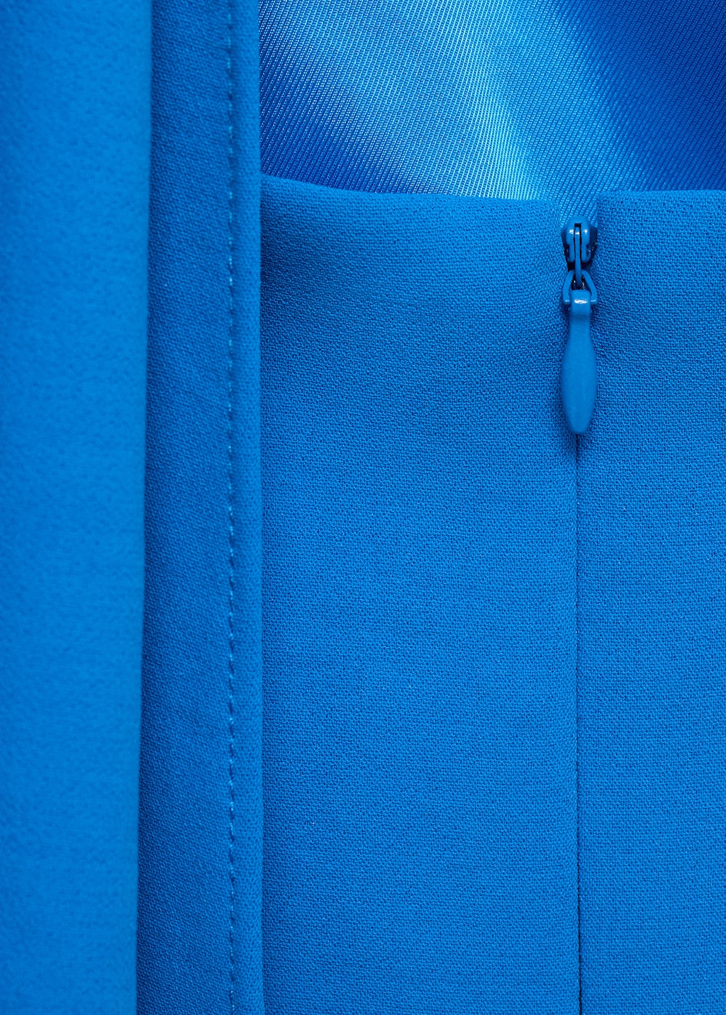 Asymmetrical bow-neck dress