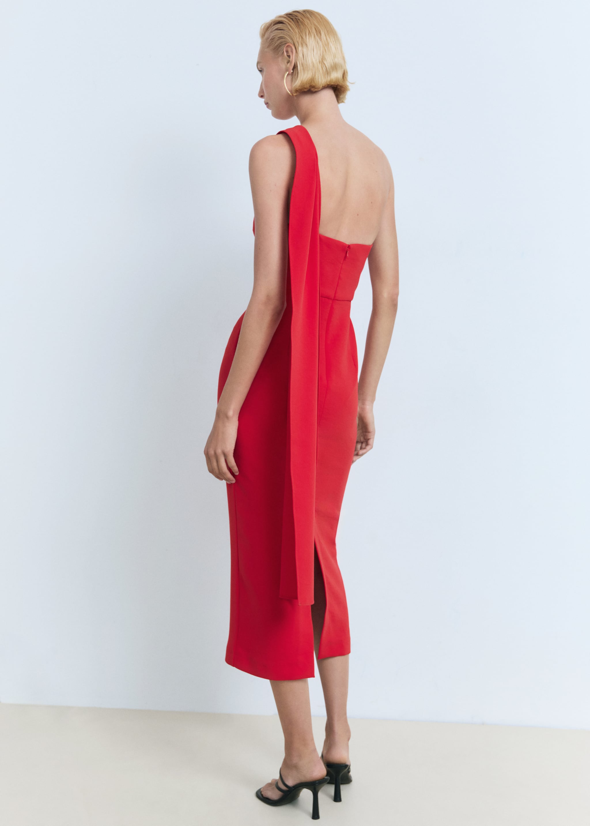 Asymmetrical bow-neck dress - Reverse of the article