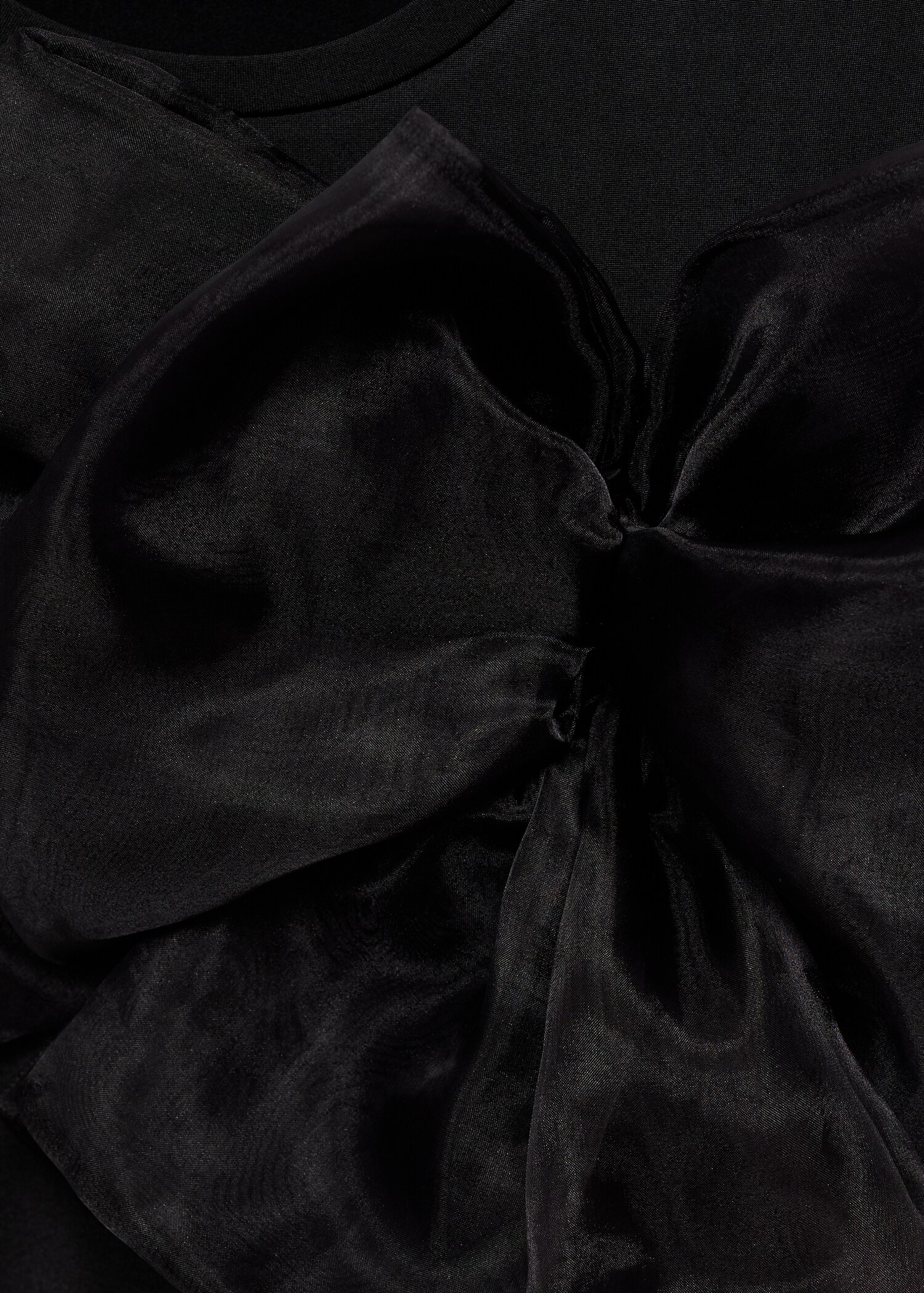 T-Shirt mit kurzen Ärmeln und Maxi-Schleife - Detail des Artikels 8