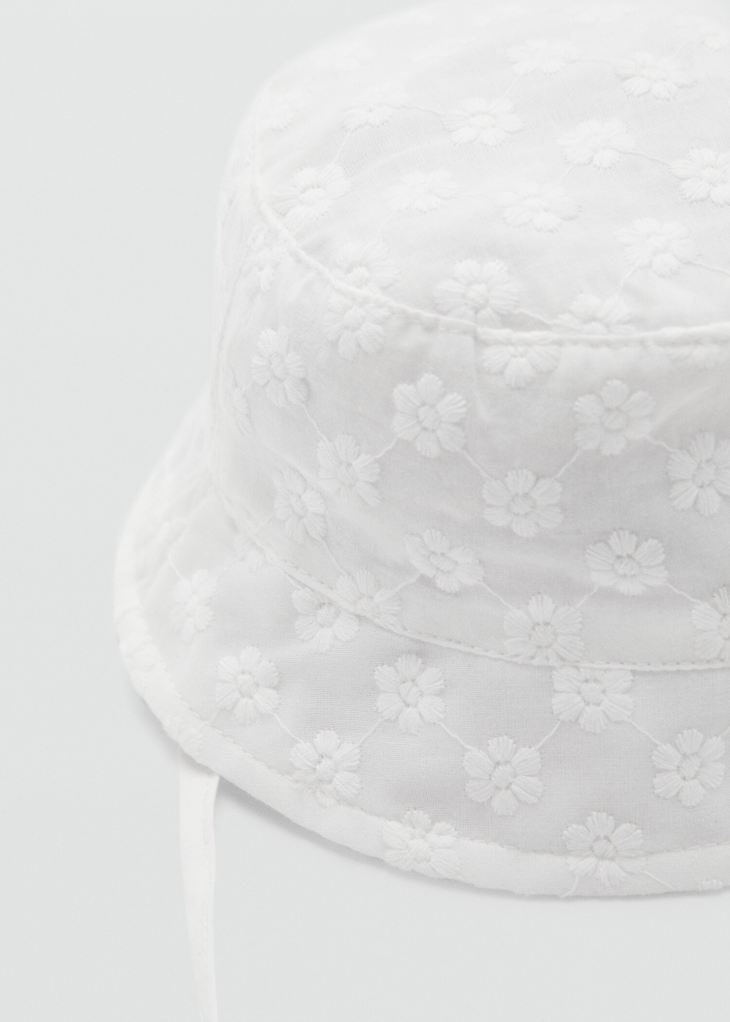 Gorro bucket bordado - Plano medio