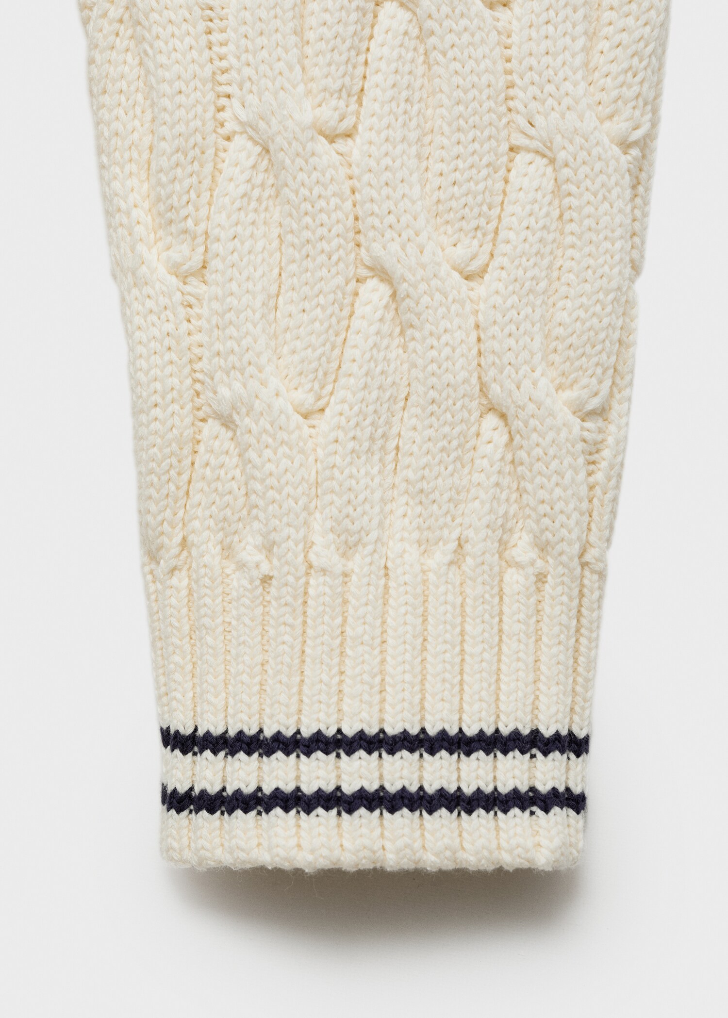 Cable-knit cotton sweater - Details of the article 0