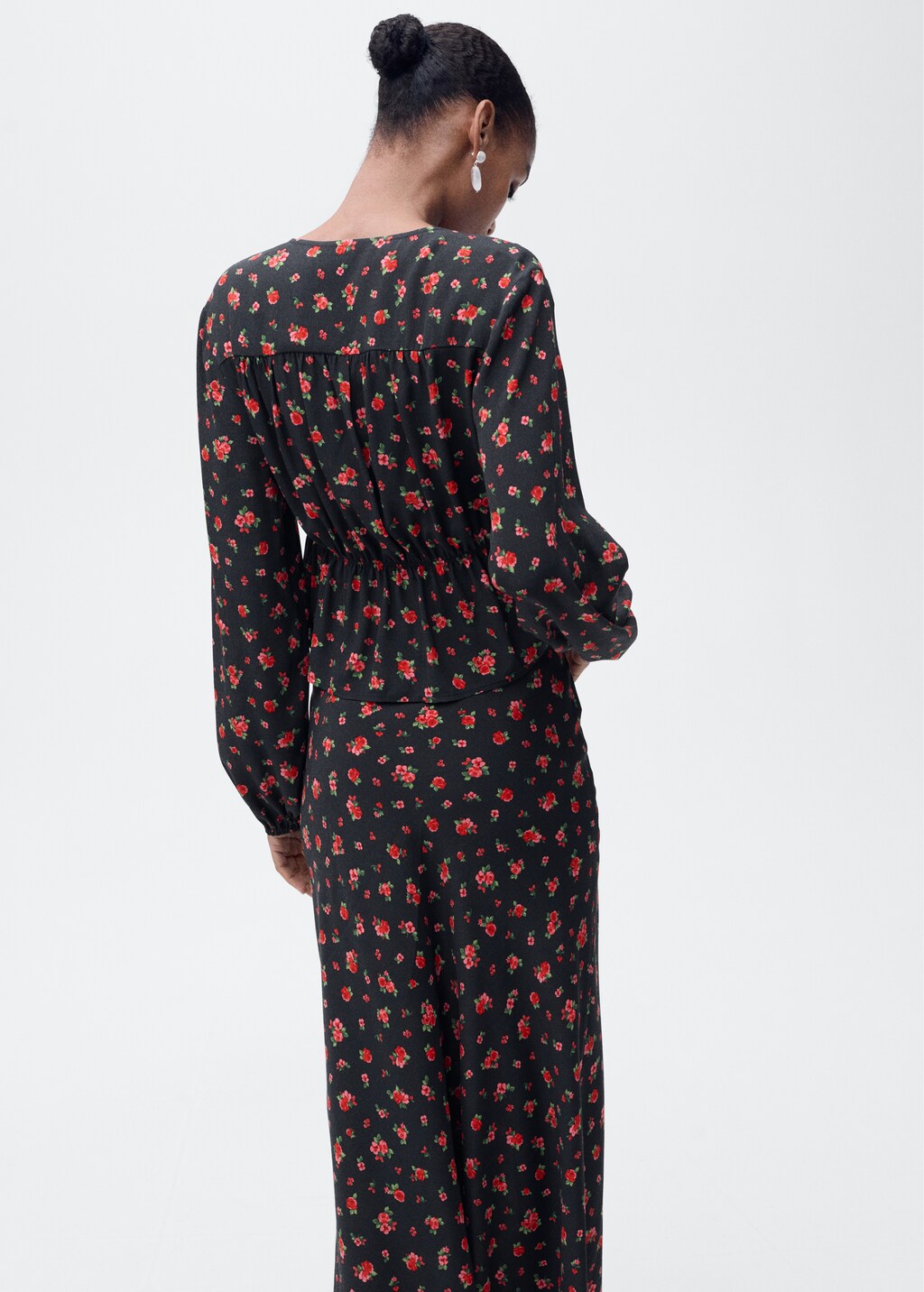 Ruffled floral blouse - image 3