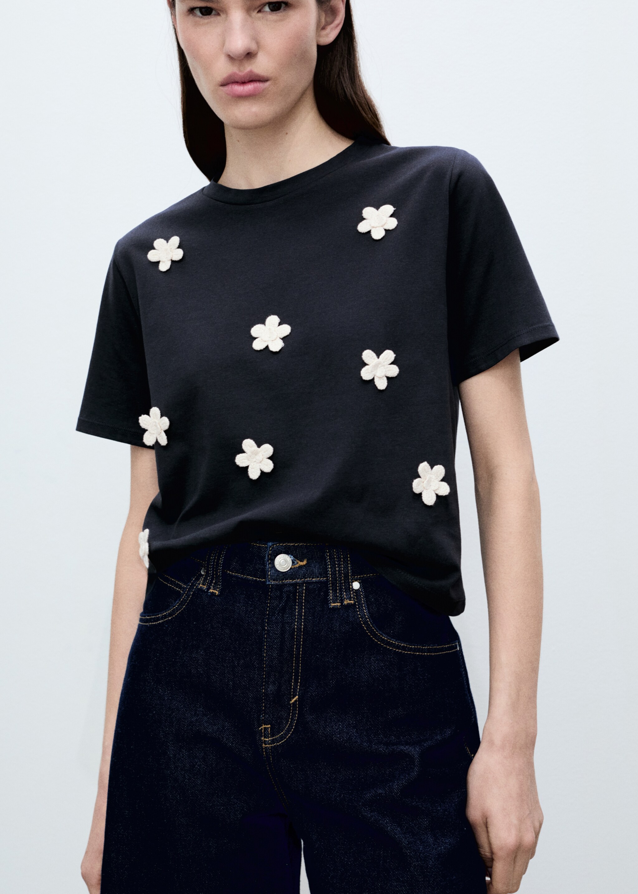 เสื้อยืดแขนสั้นมีดอกไม้แอพพลิเค่ - เครื่องบินขนาดกลาง