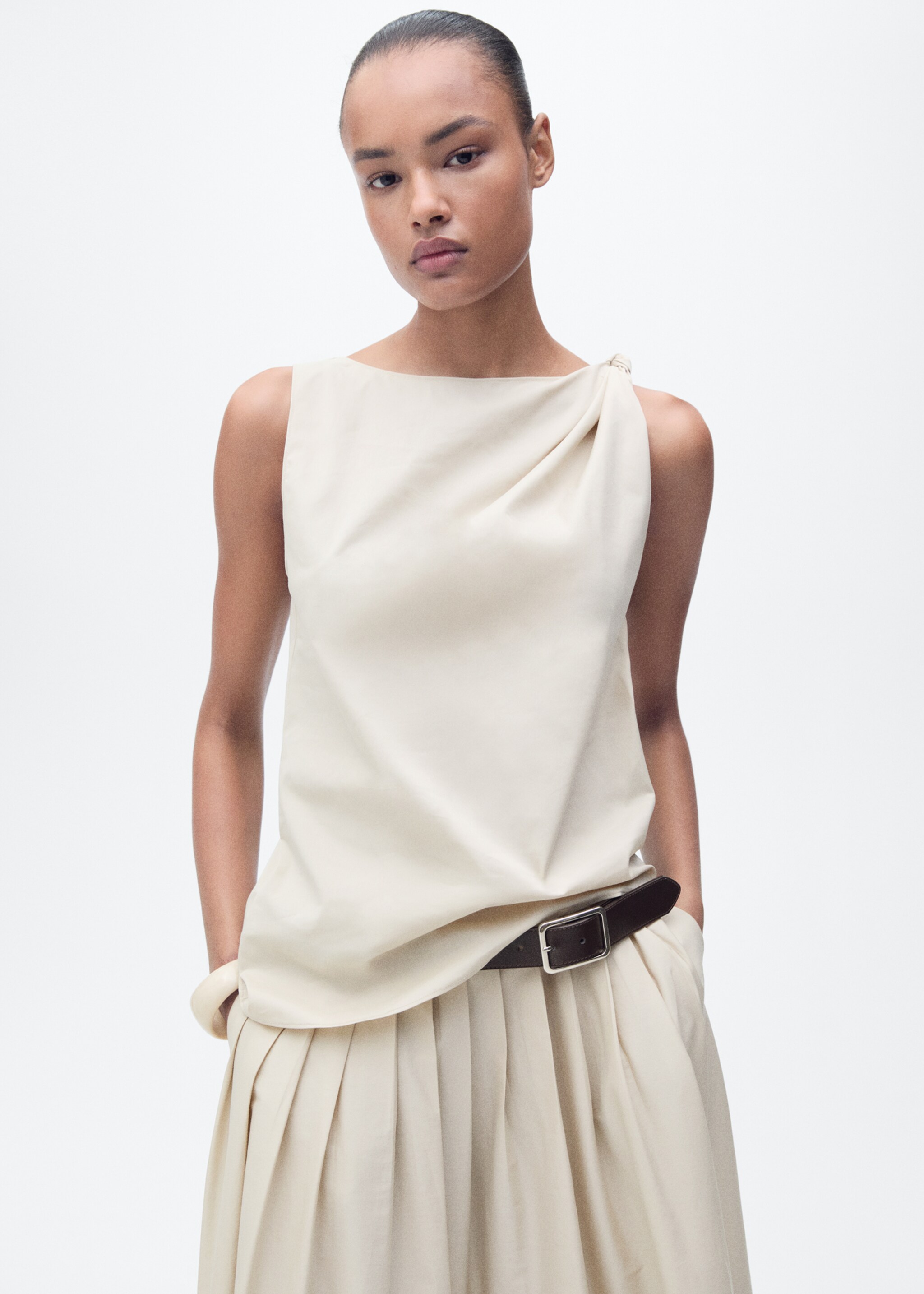 Flared skirt with pleated detail - Details of the article 1