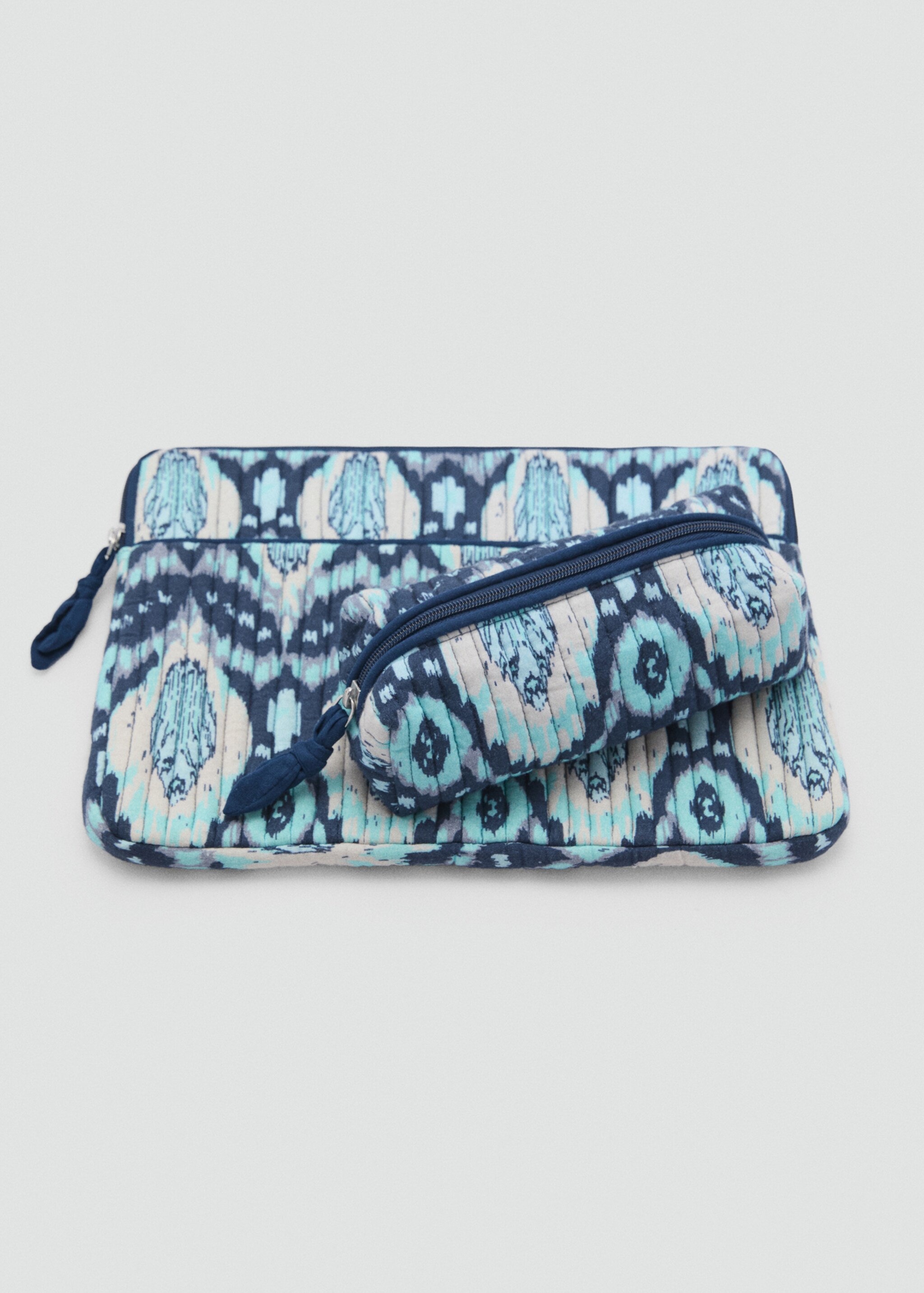 Padded case - Details of the article 2