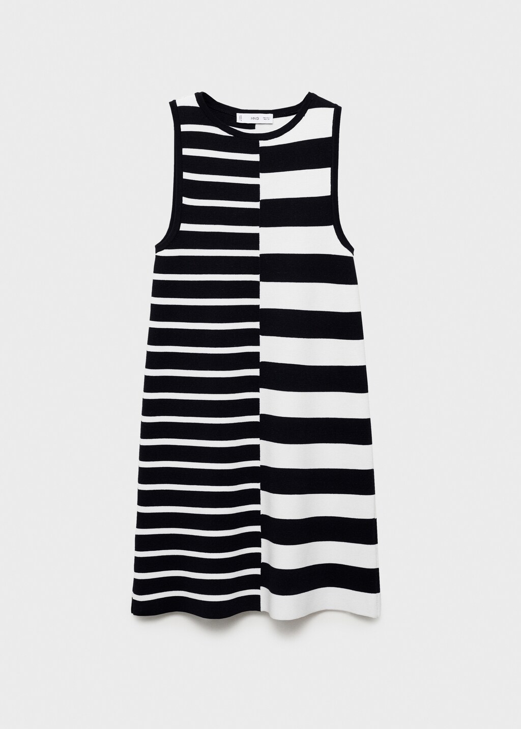 Knitted dress with combined stripes - image 5