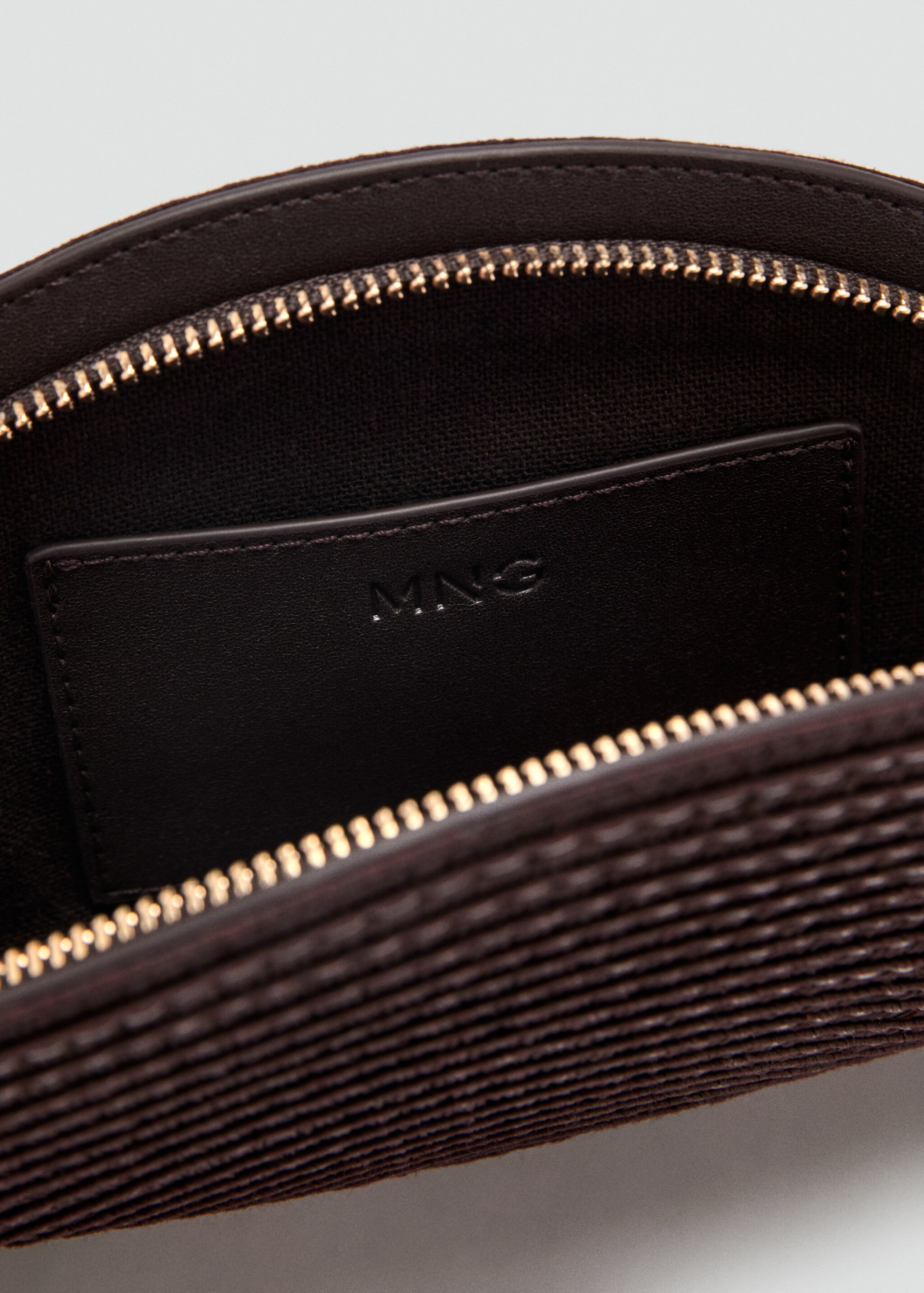 Natural fibre toiletry bag with bead detail - Details of the article 3