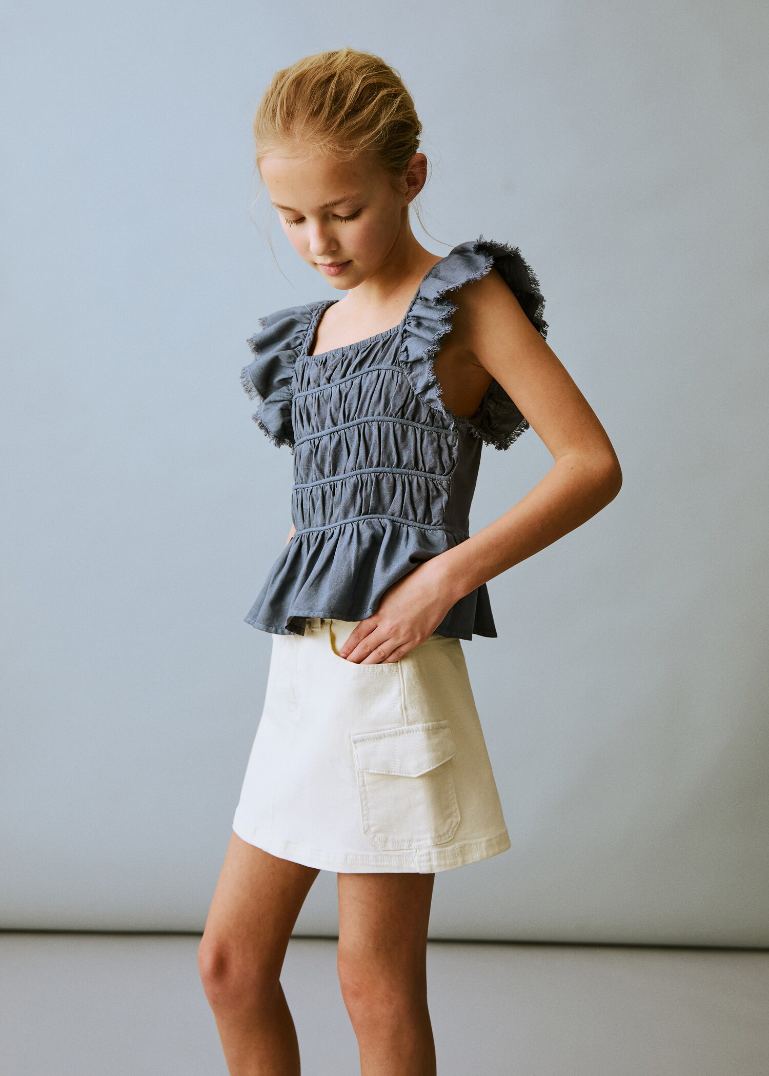 Ruched blouse with ruffles - Medium plane
