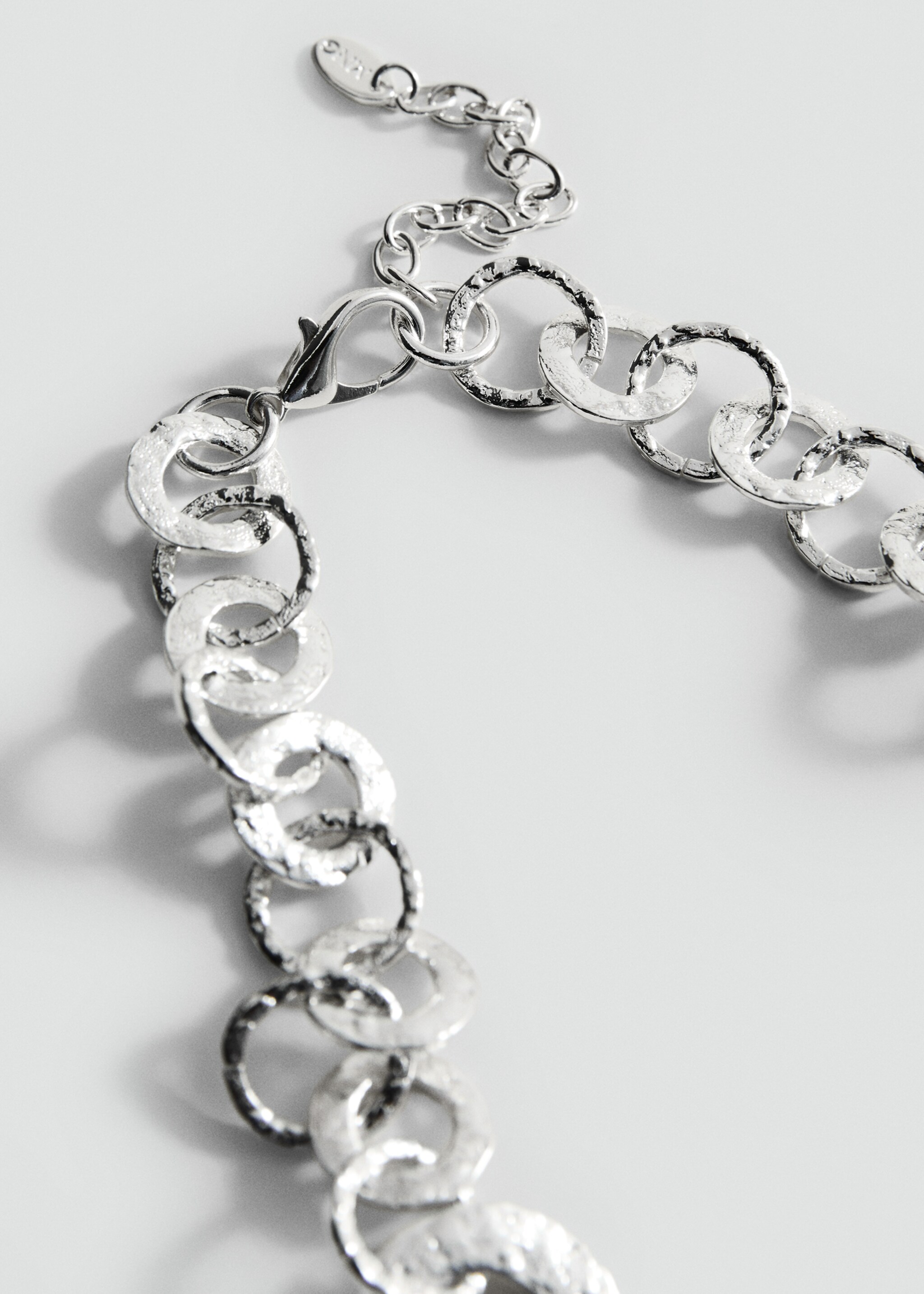 Combined metal-hoop necklace - Details of the article 1