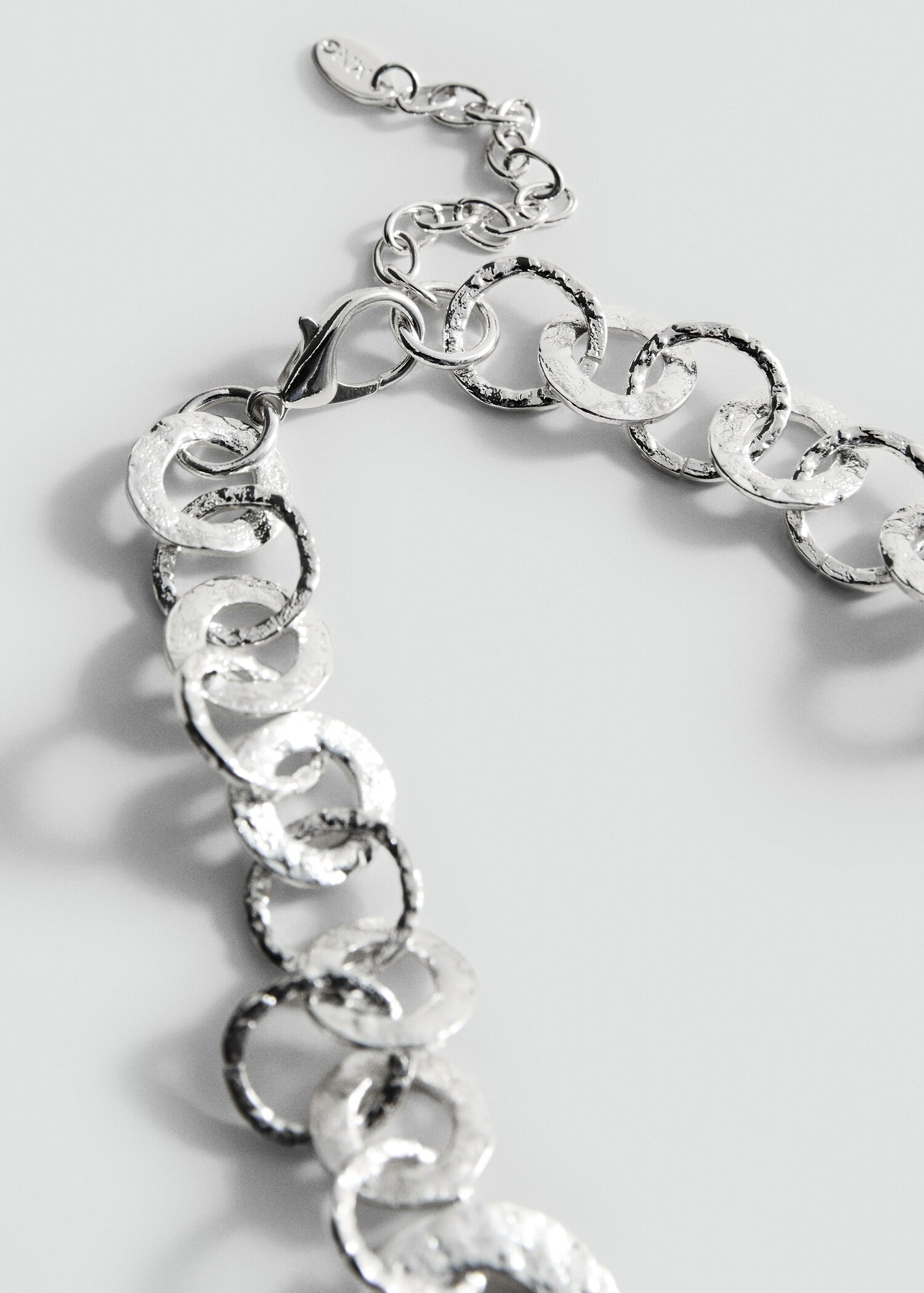 Combined metal-hoop necklace - Details of the article 1