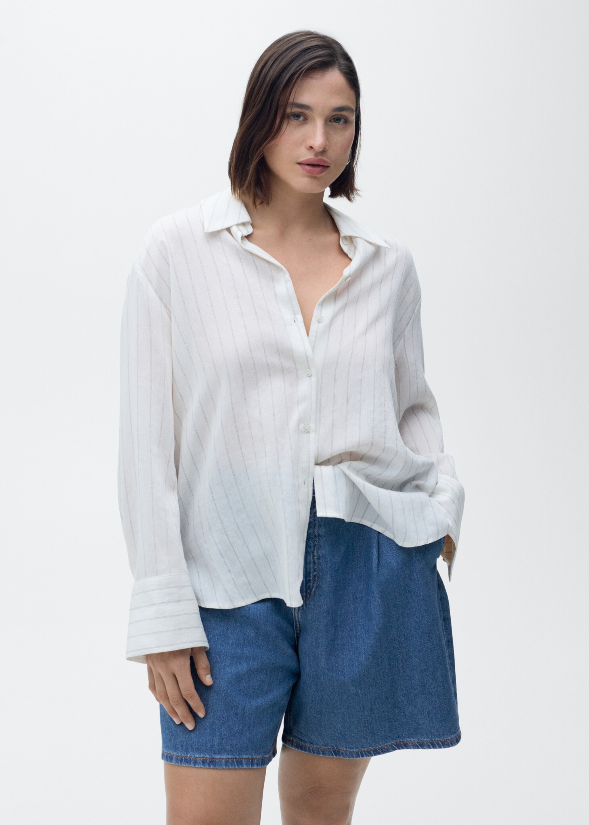Mid-rise denim bermuda shorts with pleats - Details of the article 5