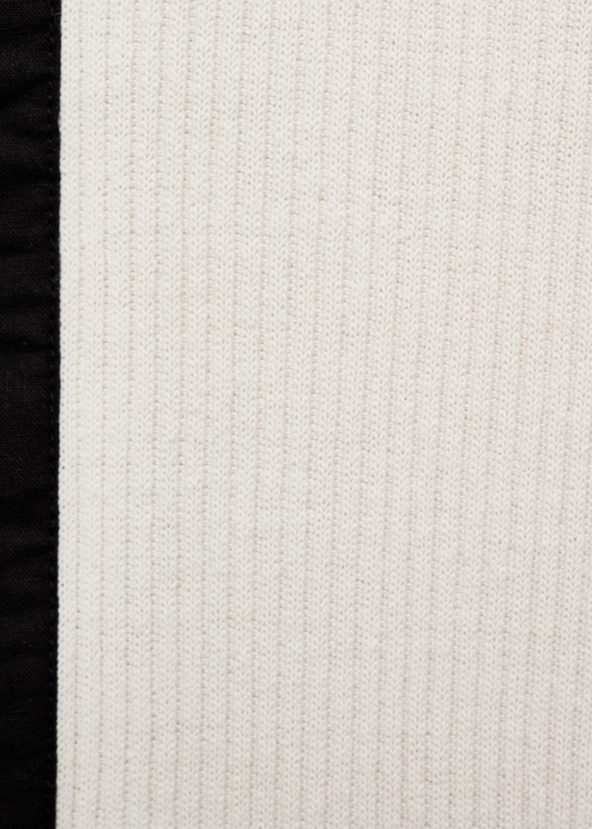 Cotton cardigan with contrasting closure - Details of the article 0