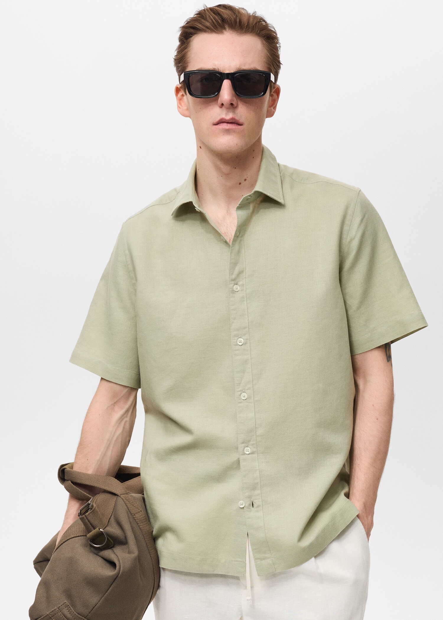 Camisa lino manga corta - Plano medio