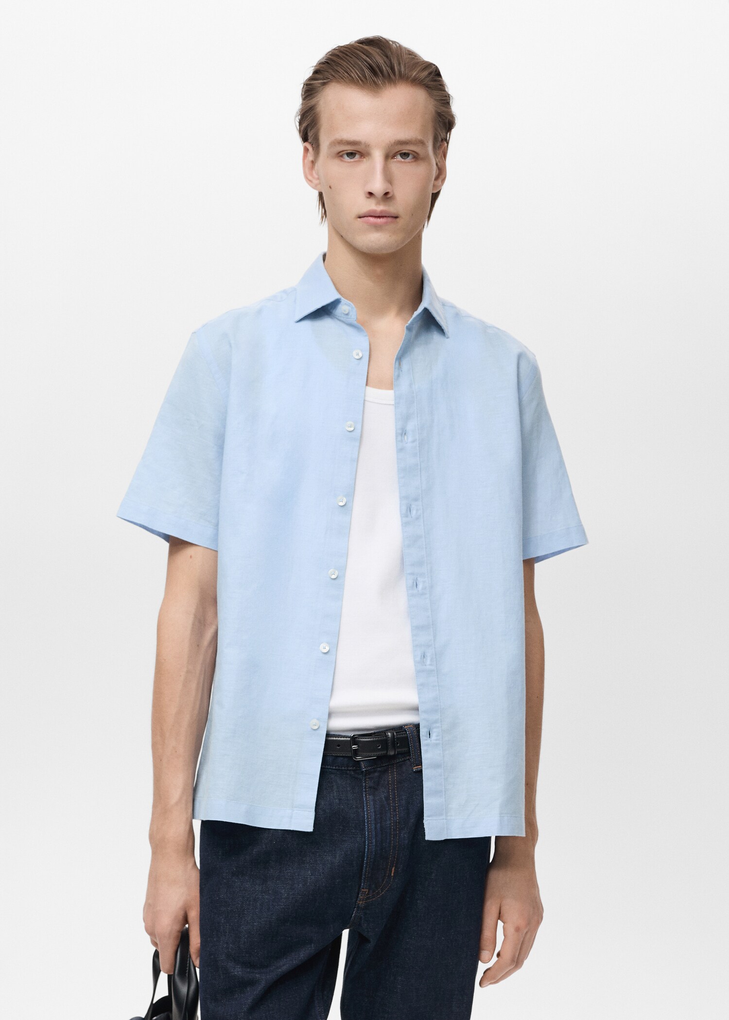 Camisa lino manga corta - Plano medio