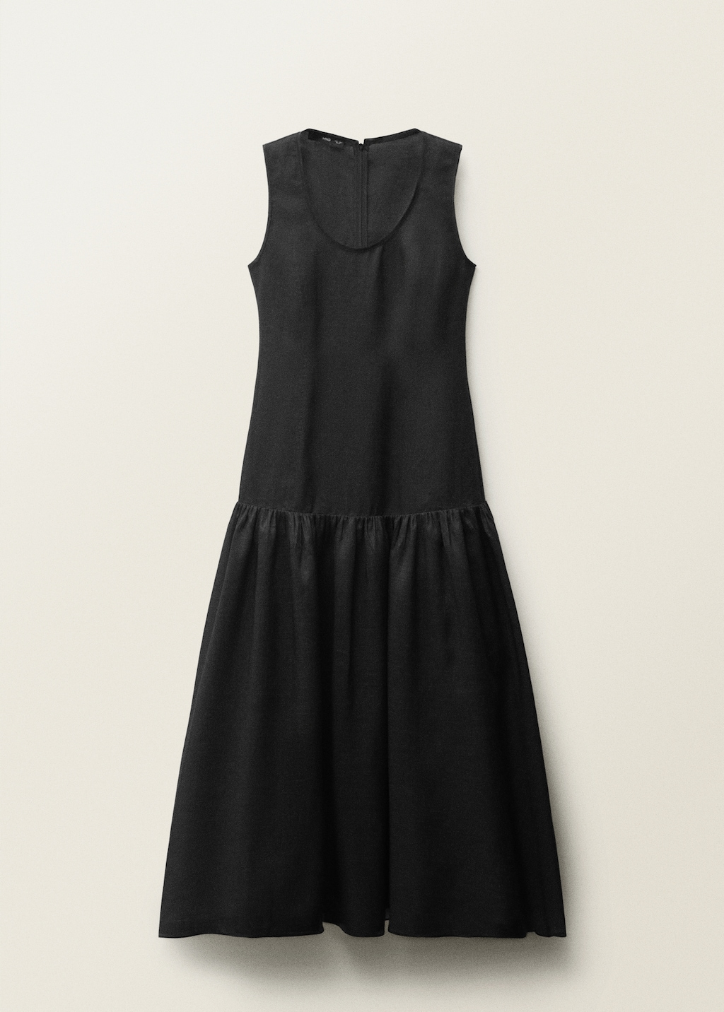 Long linen dress with gathered panel - image 5