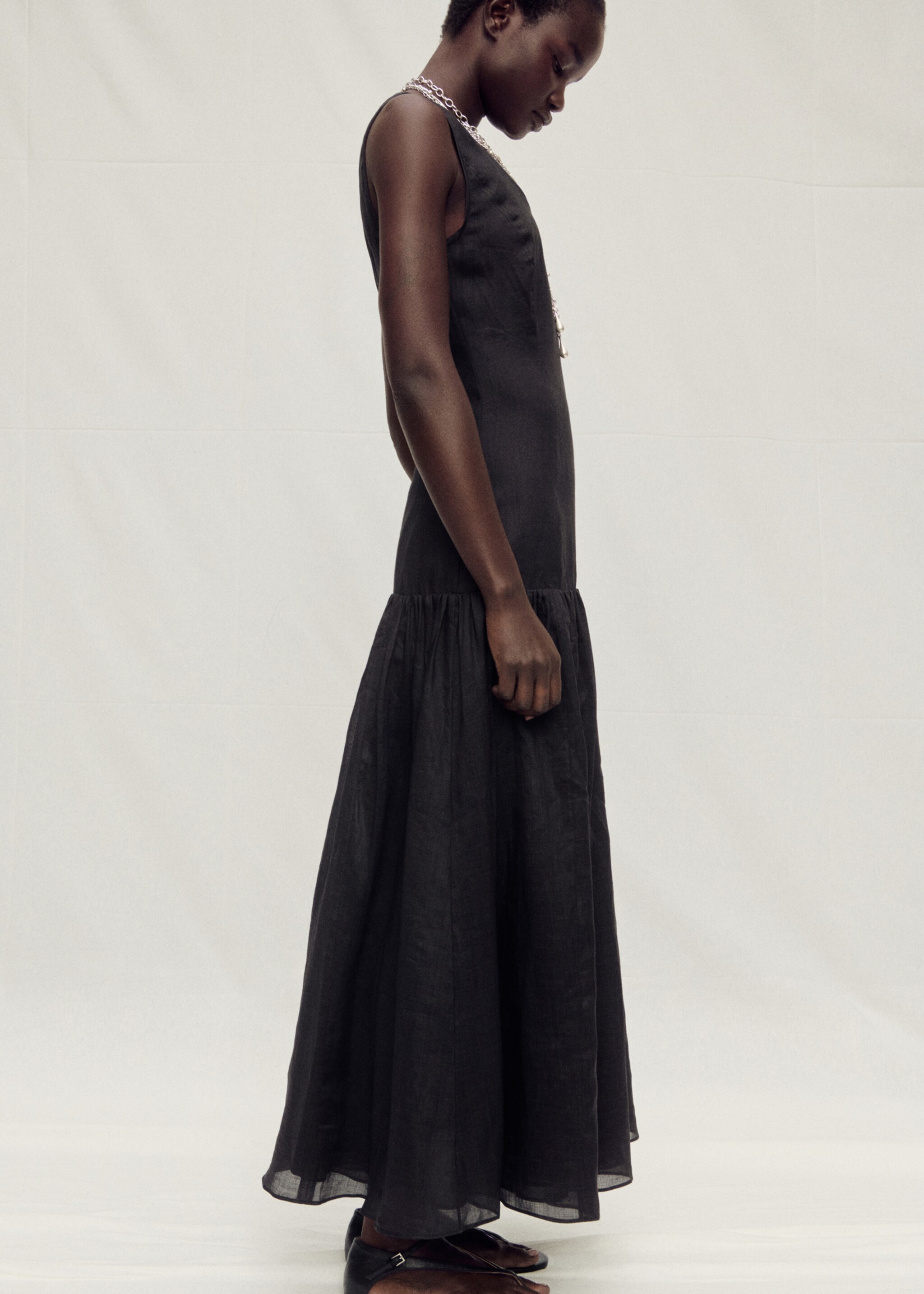 Linen-blend dress with ruffle - Details of the article 2