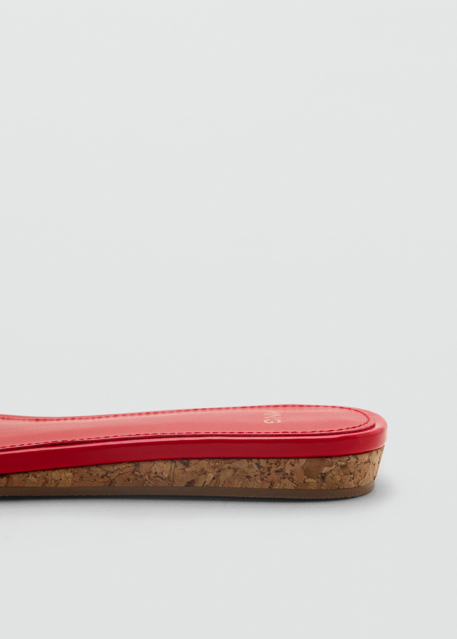 Patent leather-effect flat sandals - Details of the article 1