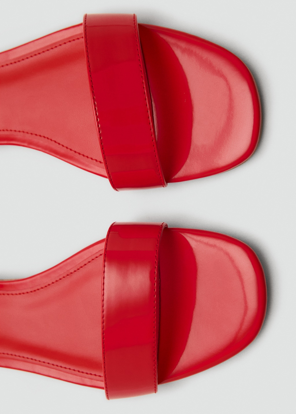 Patent leather-effect flat sandals - Women | MANGO Philippines