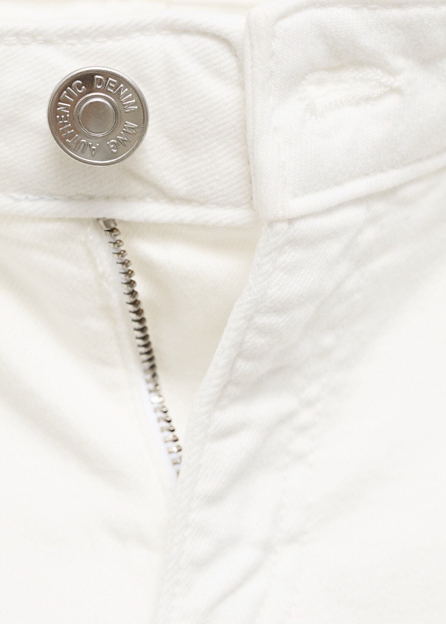 Jean taille basse à clous - Détail de l'article 8
