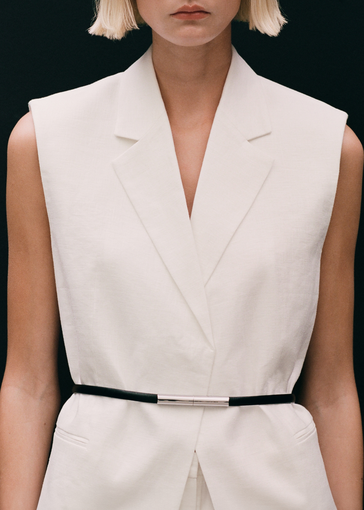 Linen suit waistcoat - Details of the article 7