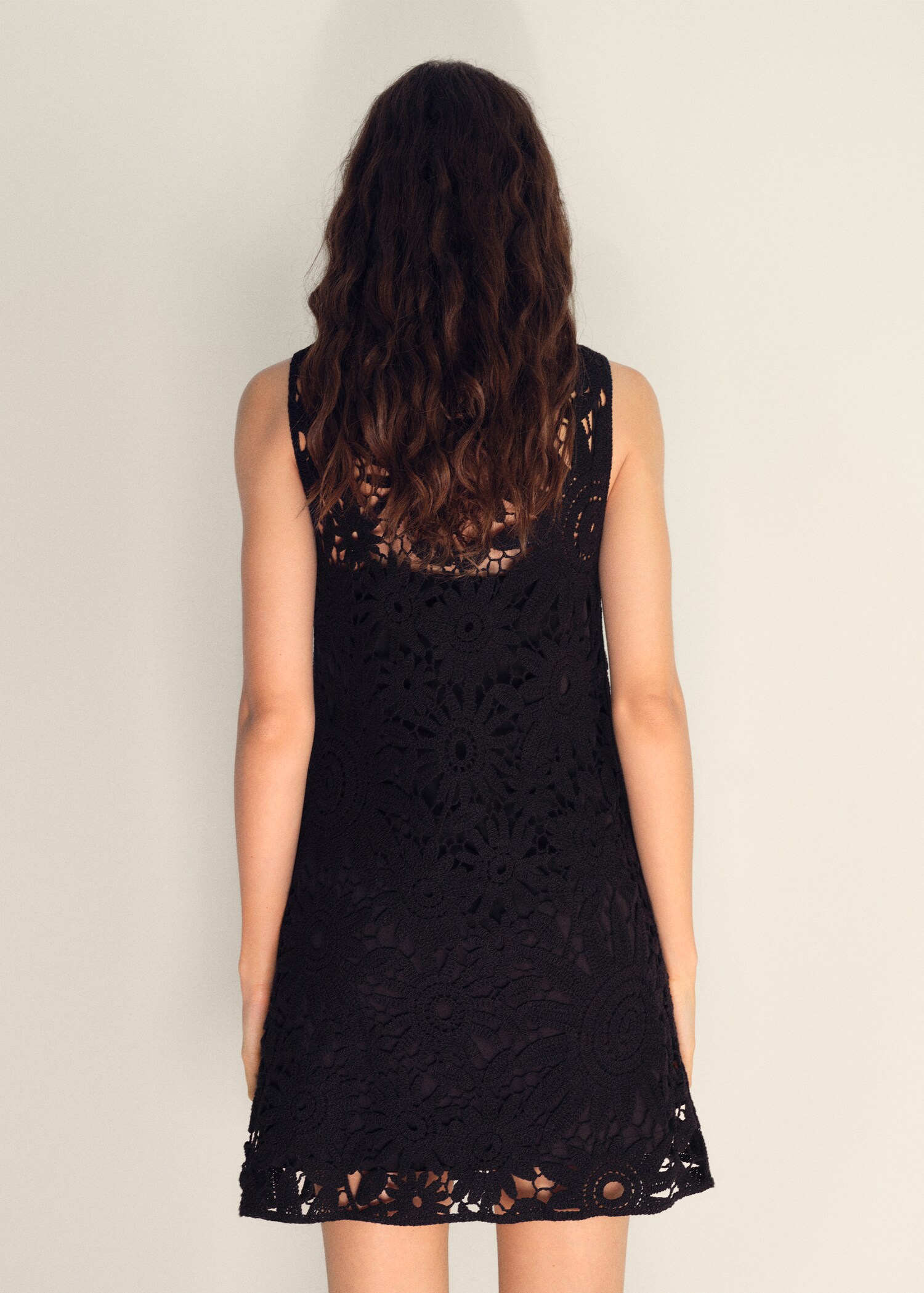 Crochet short dress - Reverse of the article