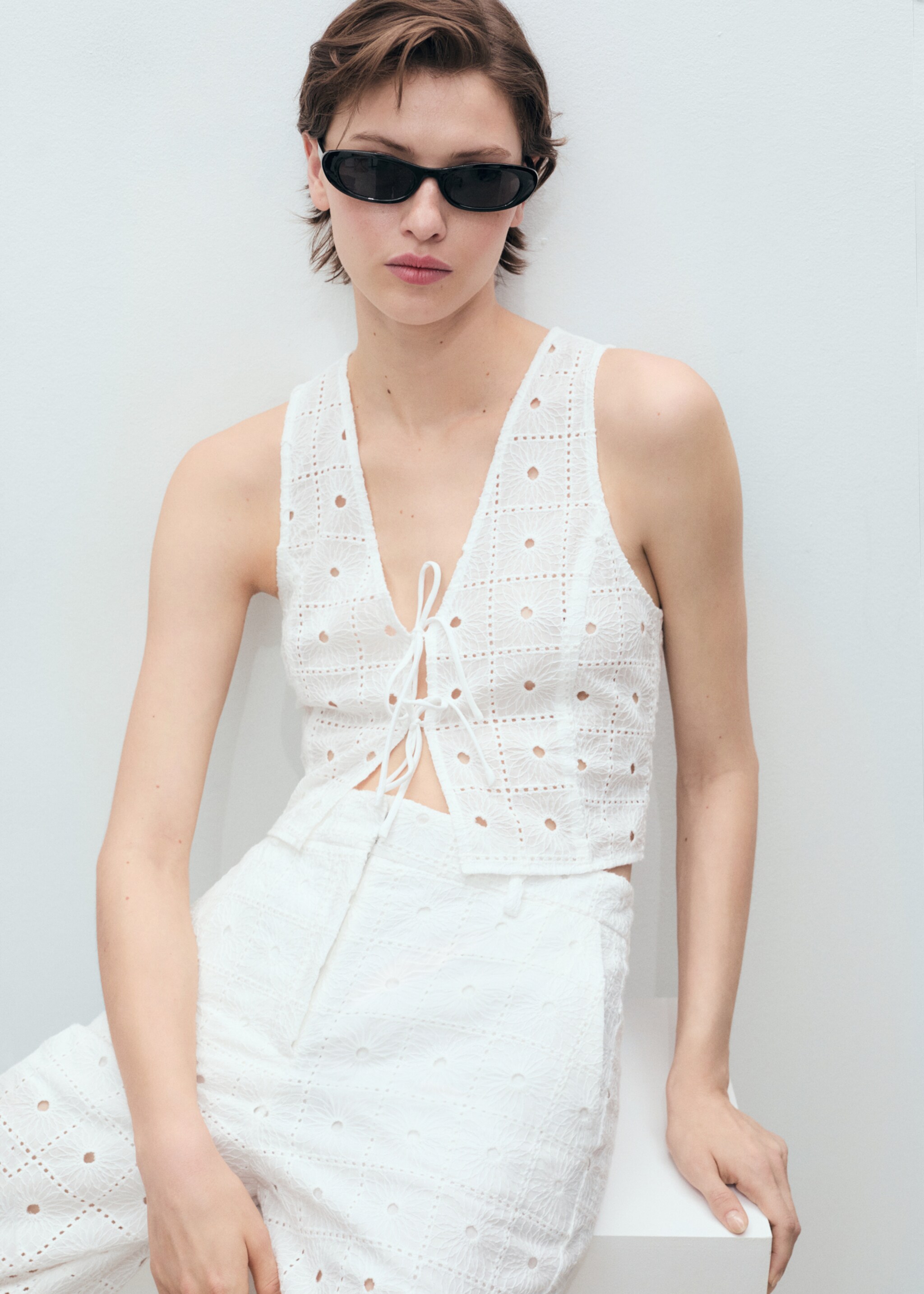 Gilet coton broderie nœuds - Détail de l'article 2
