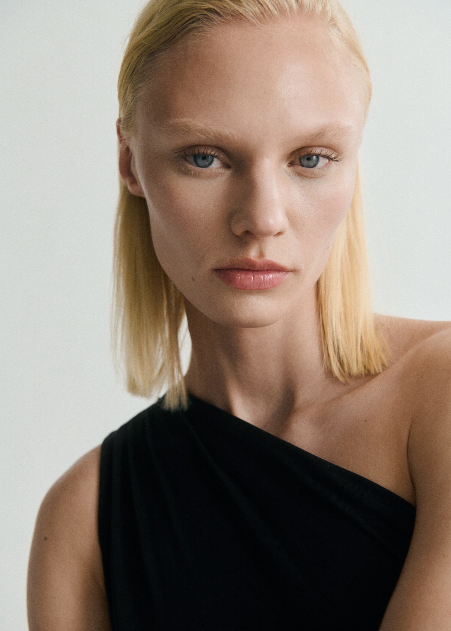 Asymmetric belt jumpsuit - Details of the article 1