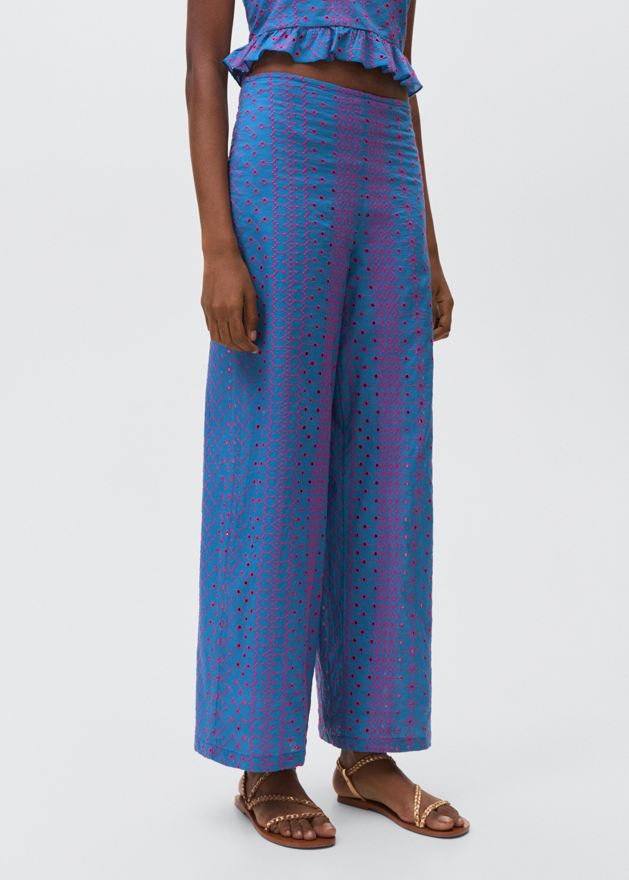 Pantalon broderie suisse contraste - Détail de l'article 6