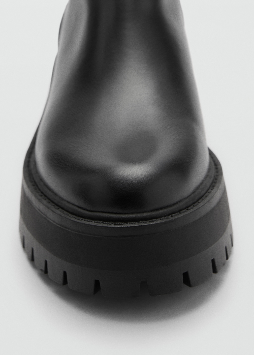 Chelsea boots with buckle