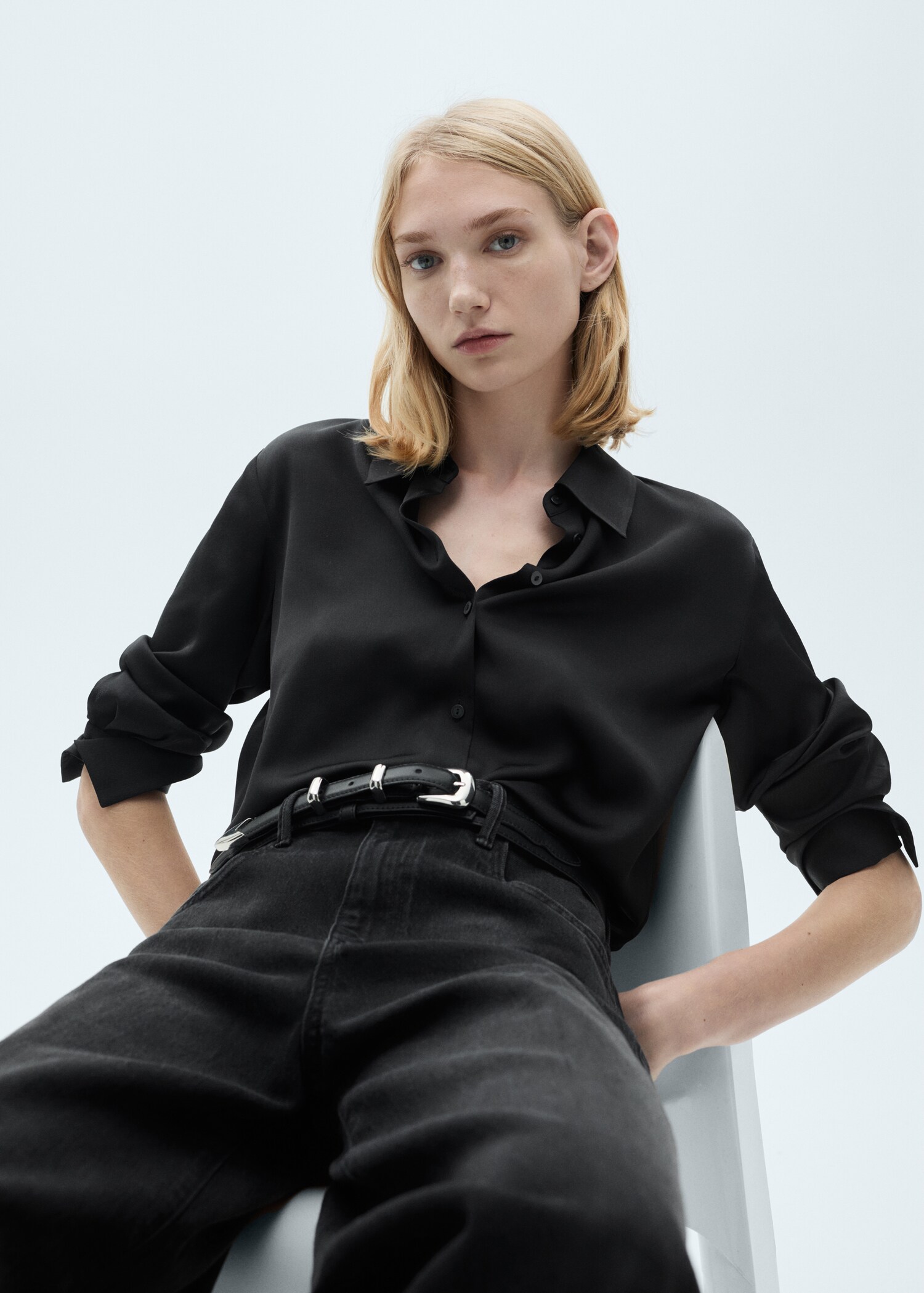 Satin finish flowy shirt - Details of the article 2