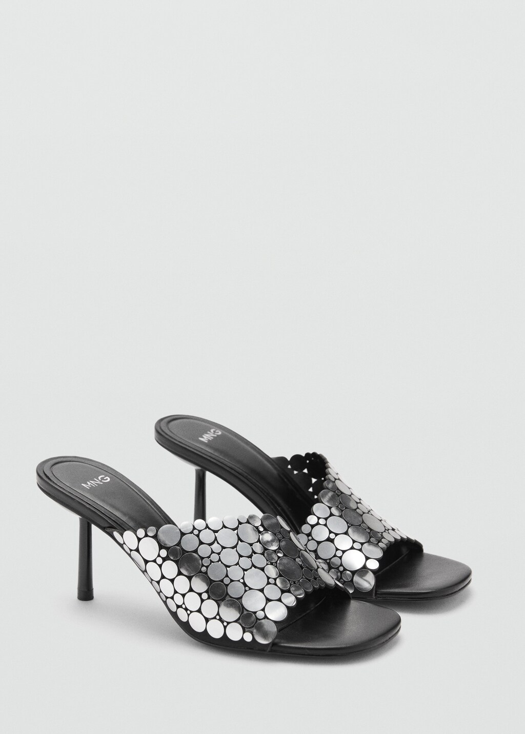 Heeled sandals with metal decorations - image 3