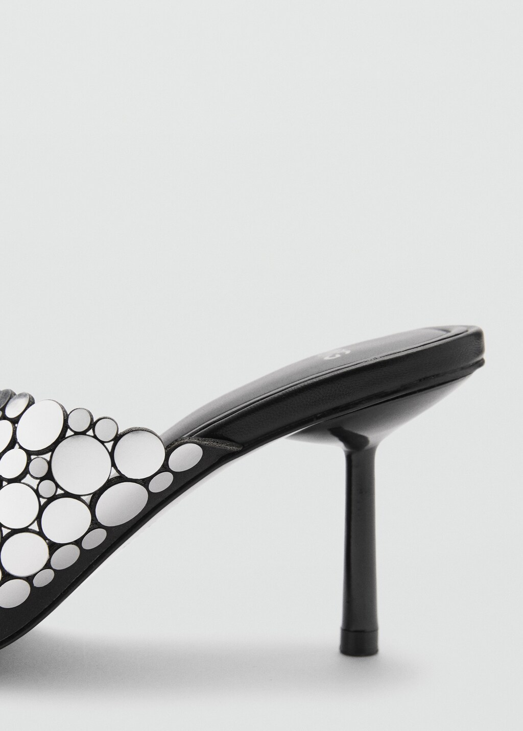 Heeled sandals with metal decorations - image 4