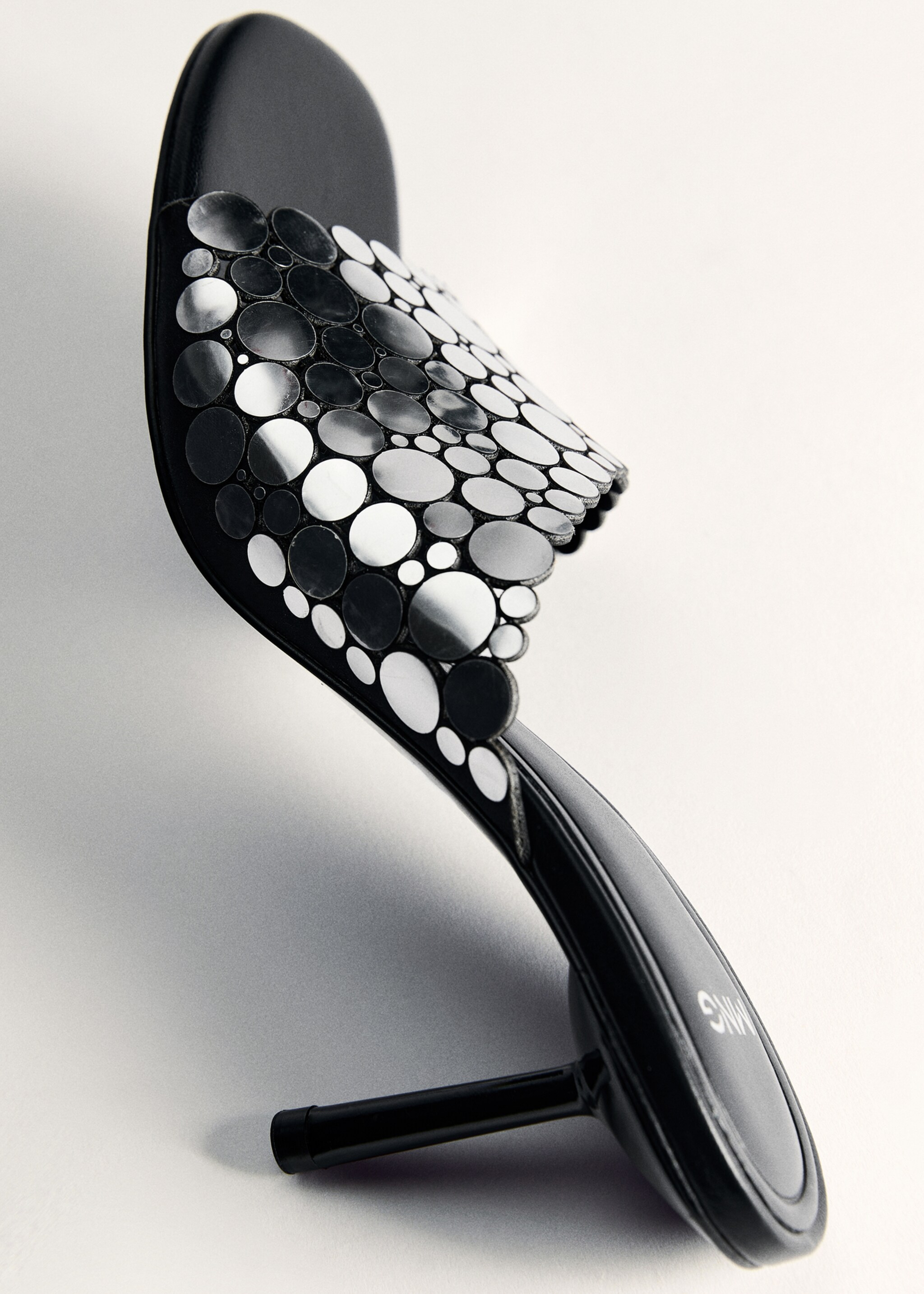 Heeled sandals with metal decorations - Details of the article 5