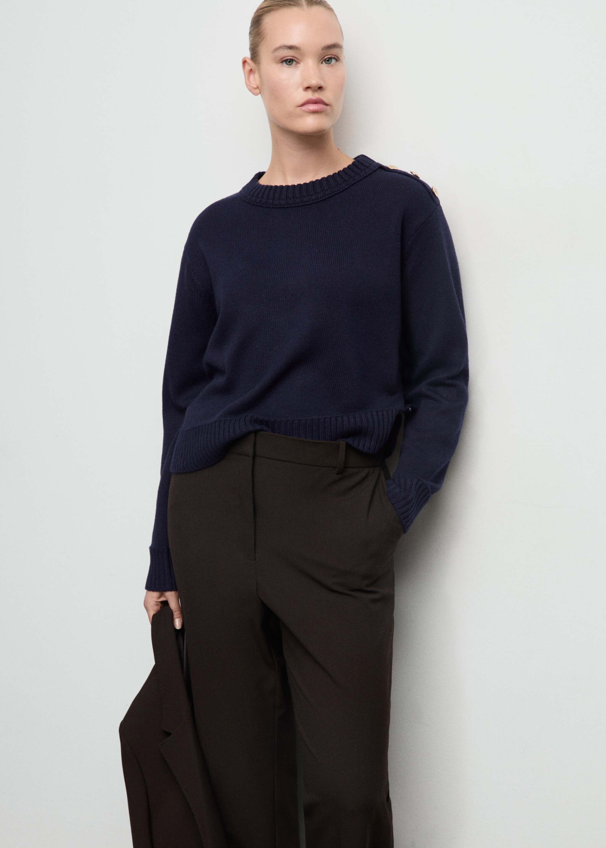 Knitted sweater with jewel buttons - Details of the article 5, Dark Navy. Ref: 87090419-00.