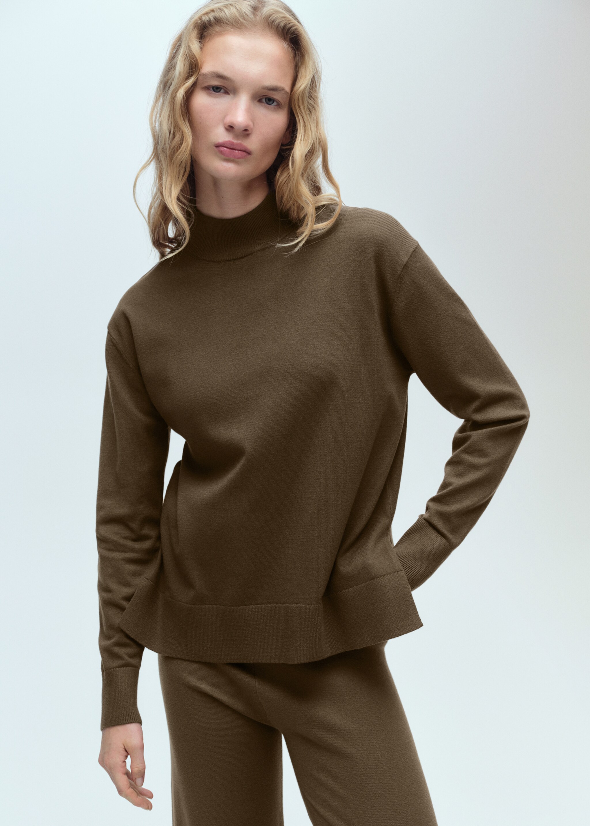 Perkins neck knitted sweater - Medium plane