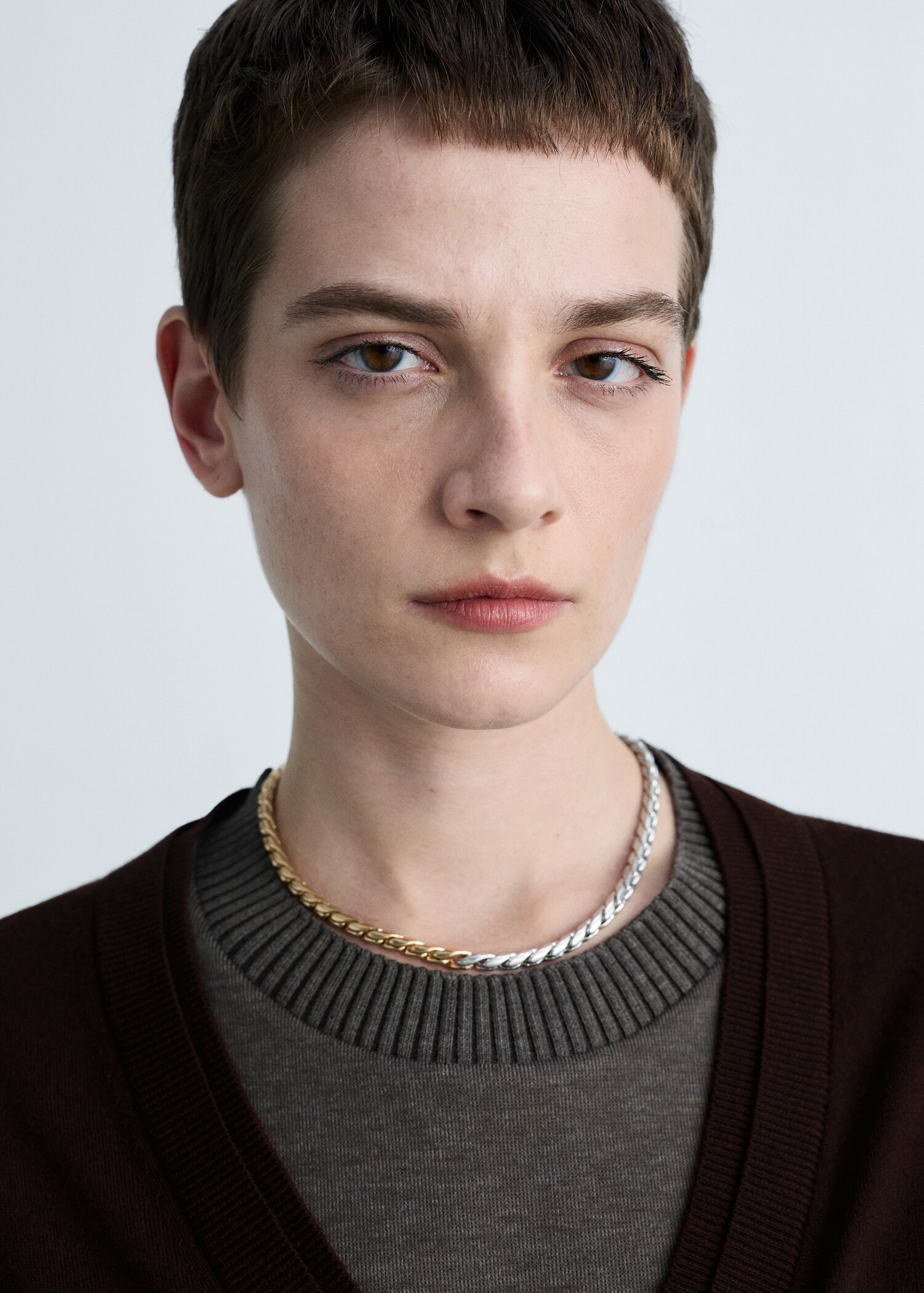 V-neck knitted cardigan - Details of the article 1
