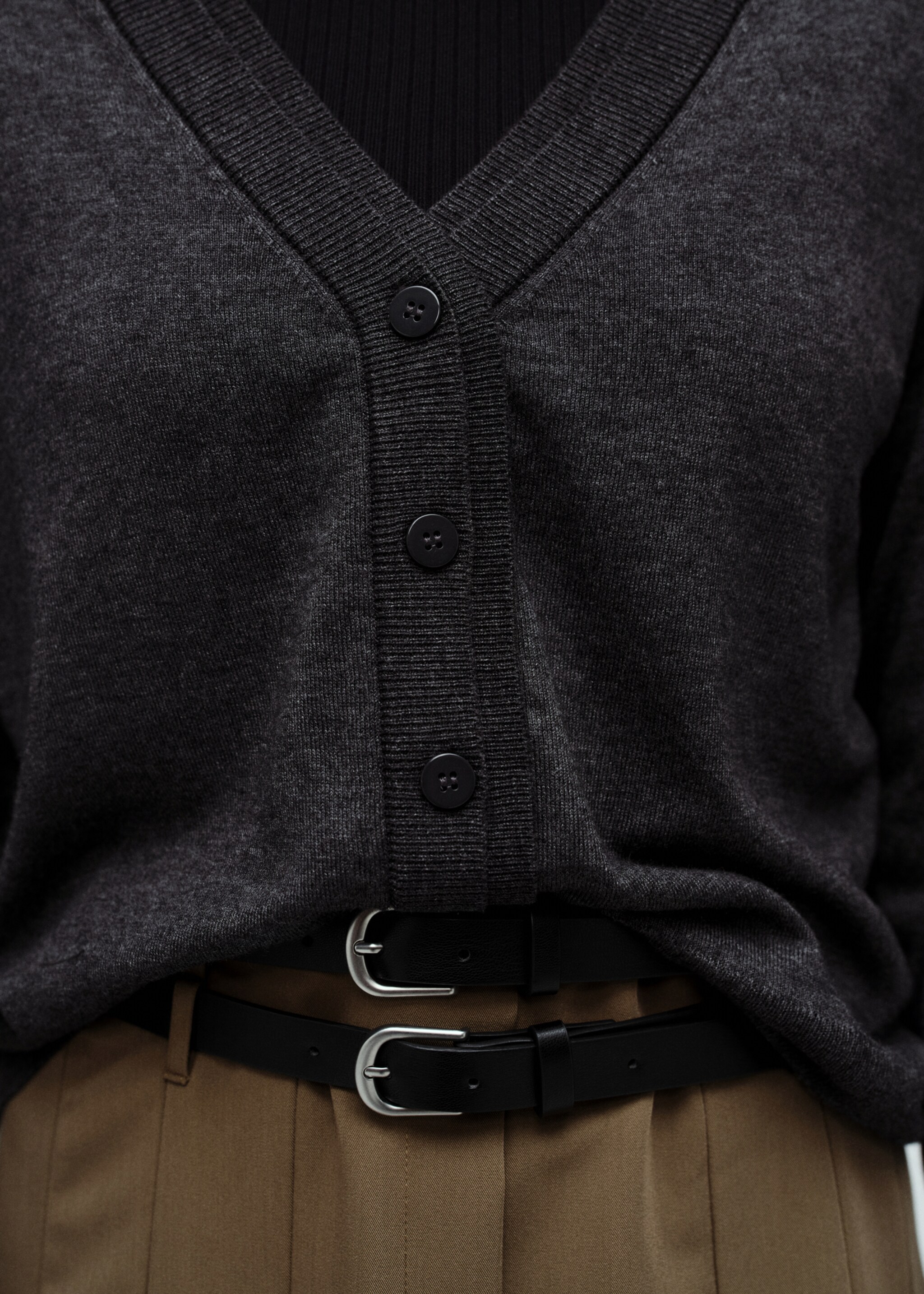 V-neck knitted cardigan - Details of the article 6