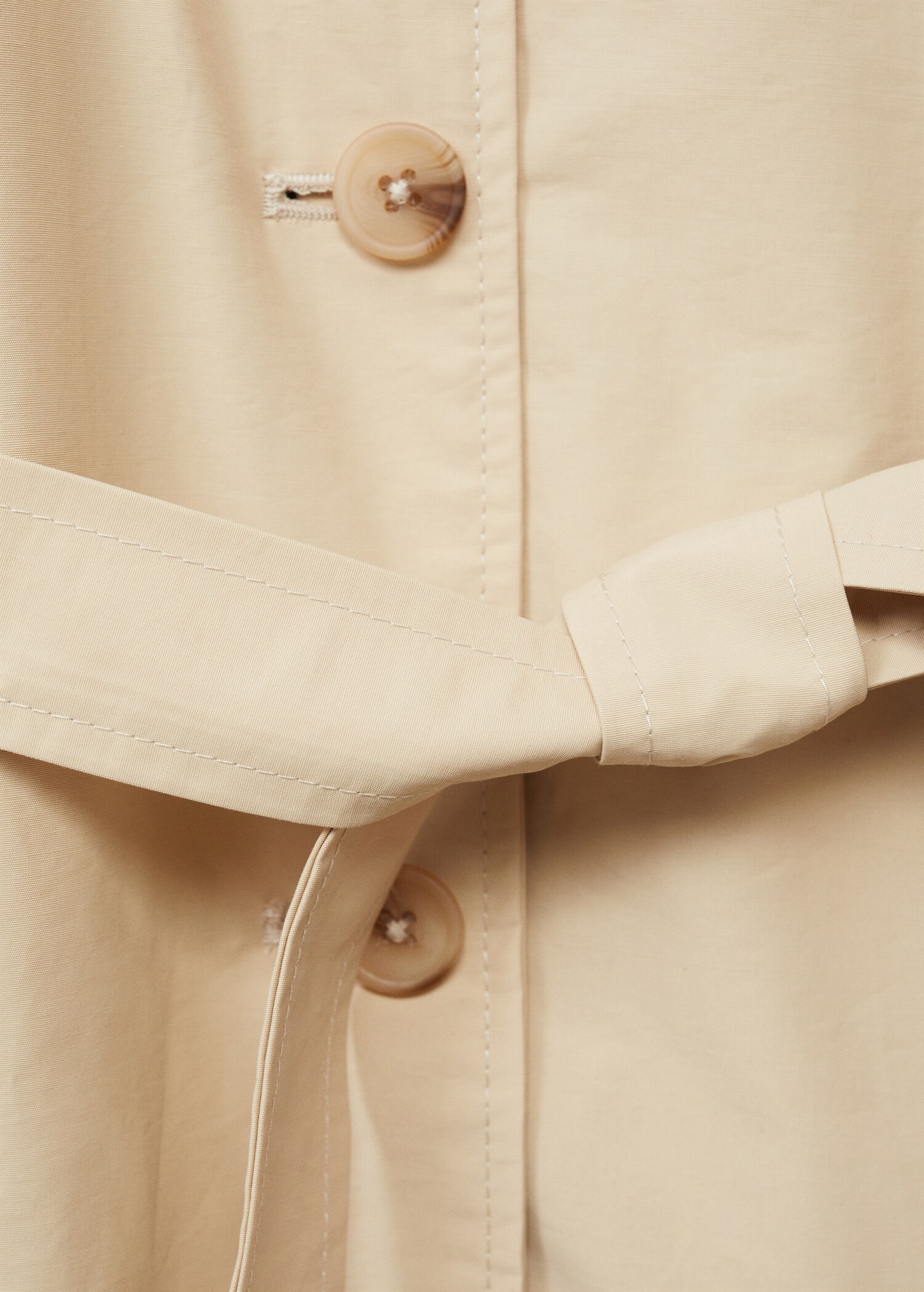 Hooded trench - Details of the article 8