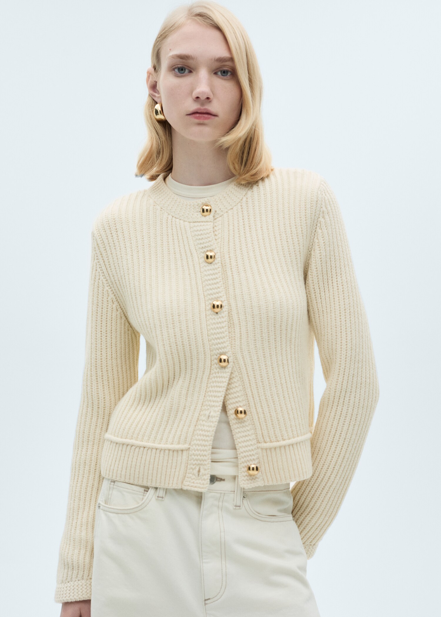 Knitted cardigan with jewel button - Medium plane