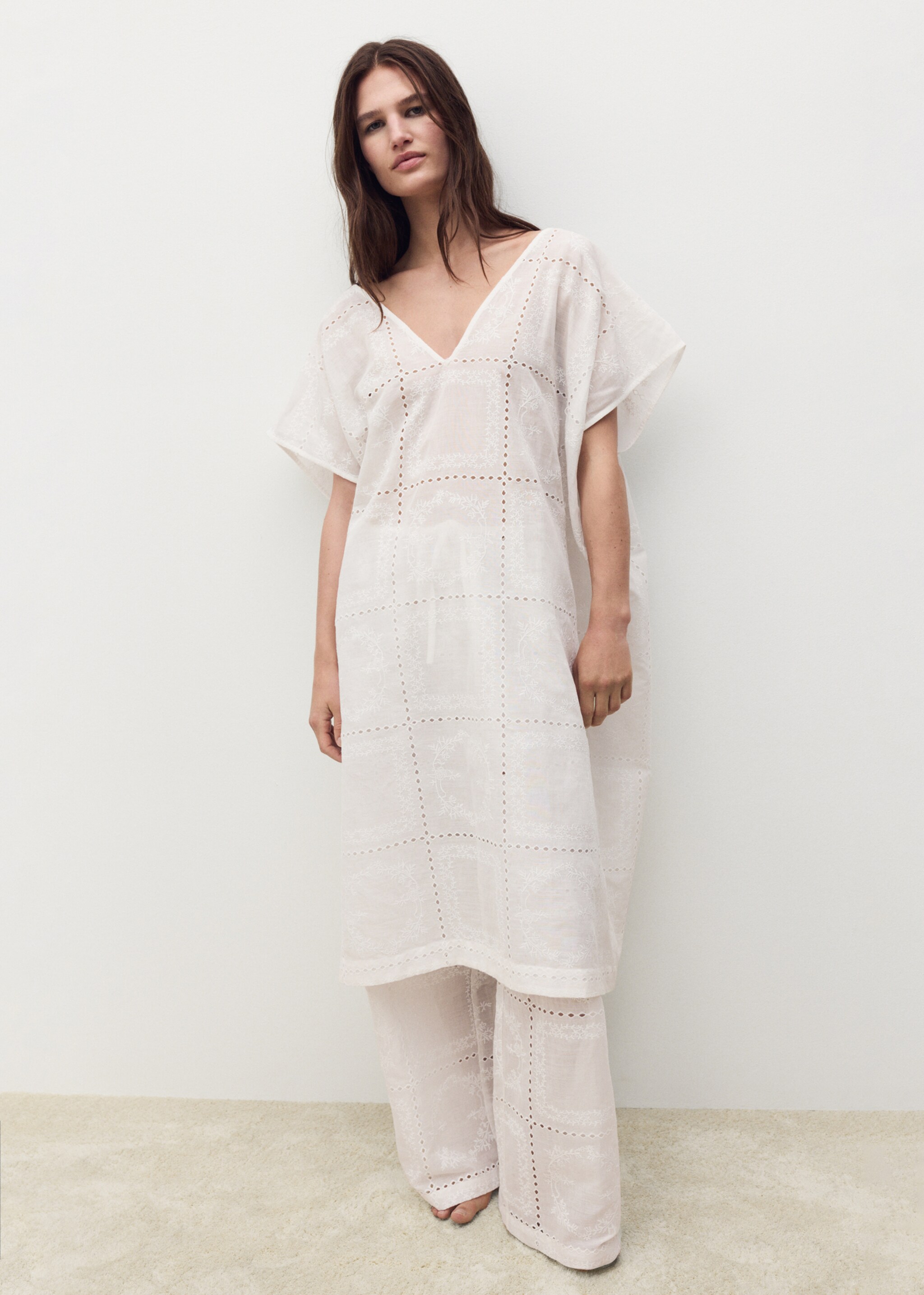 Kaftan aus 100 % Ramie mit Stickerei - Detail des Artikels 2