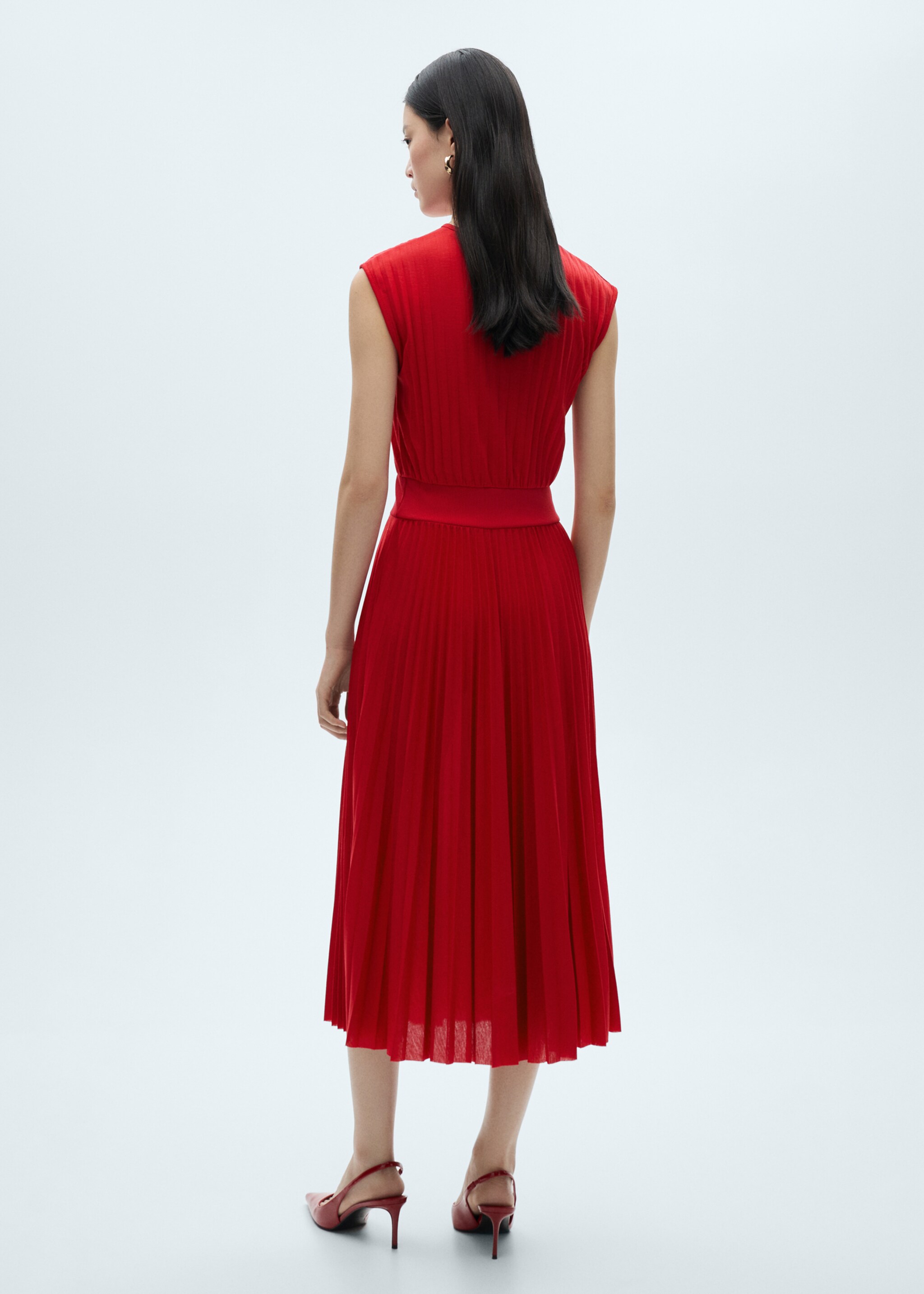 Elastic waist pleated dress - Reverse of the article