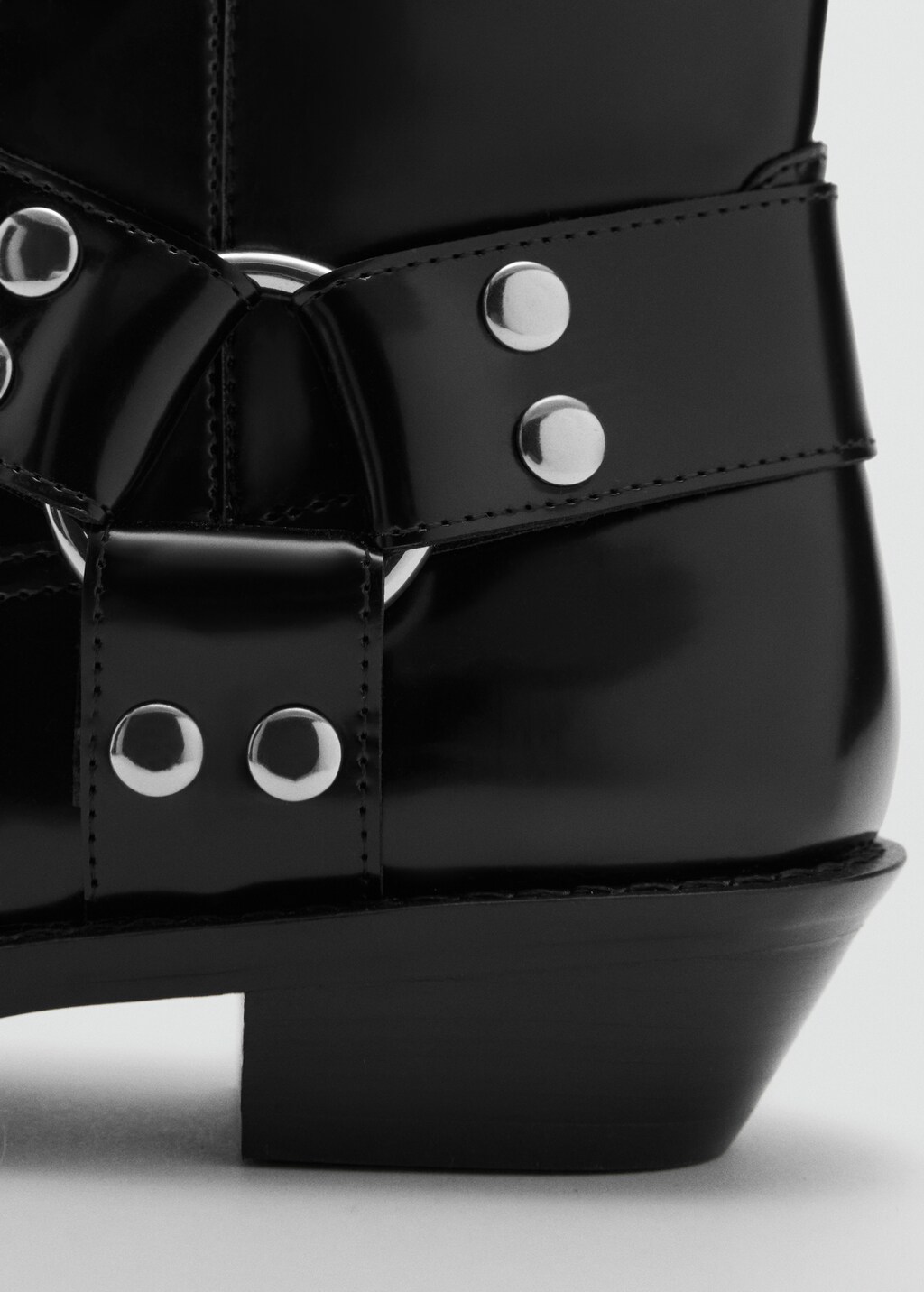 Square toe boot with metallic details - Women | MANGO Canada Square toe boot with metallic details - Women | MANGO Canada