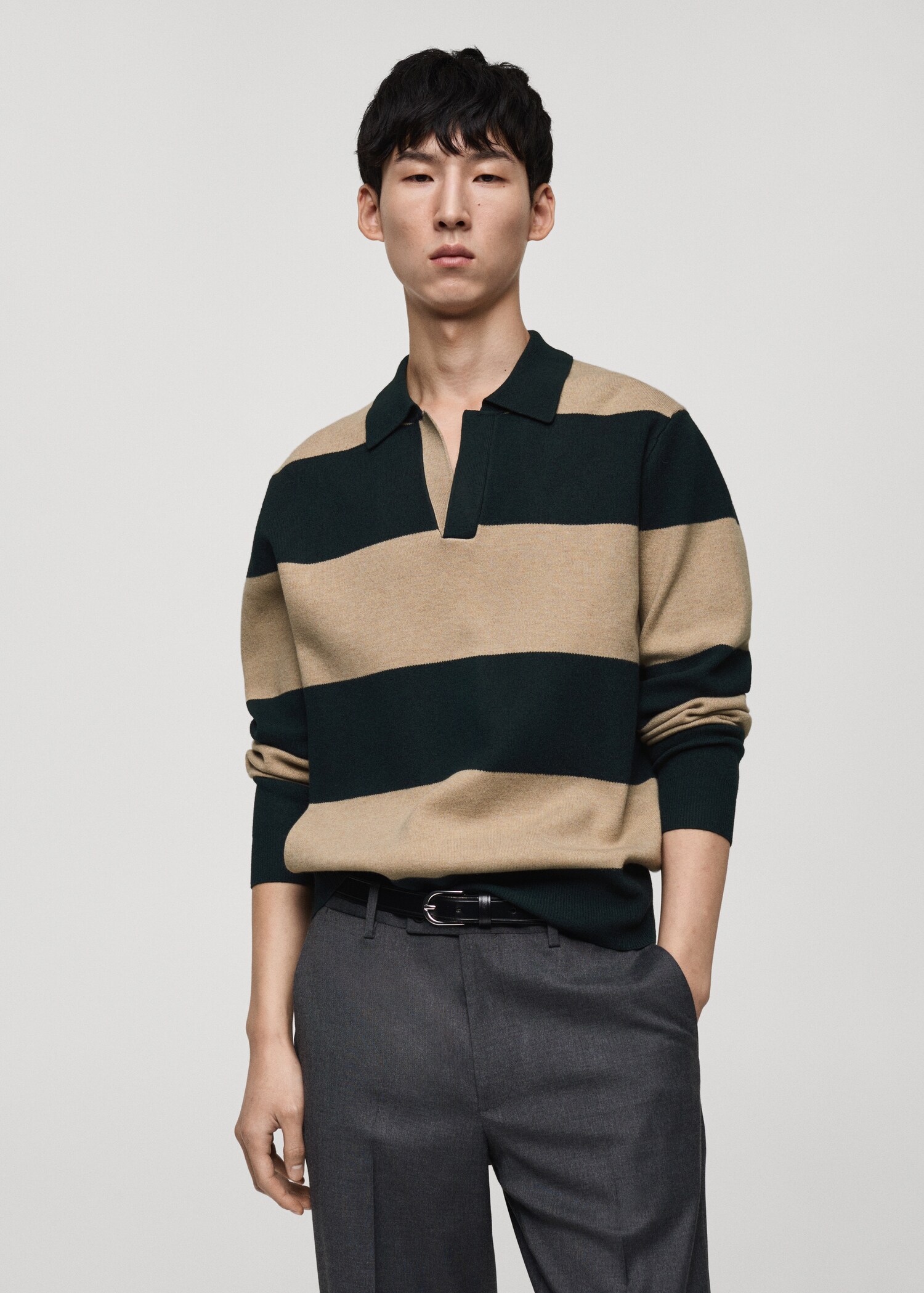 Pull-over polo motif rayé - Plan moyen