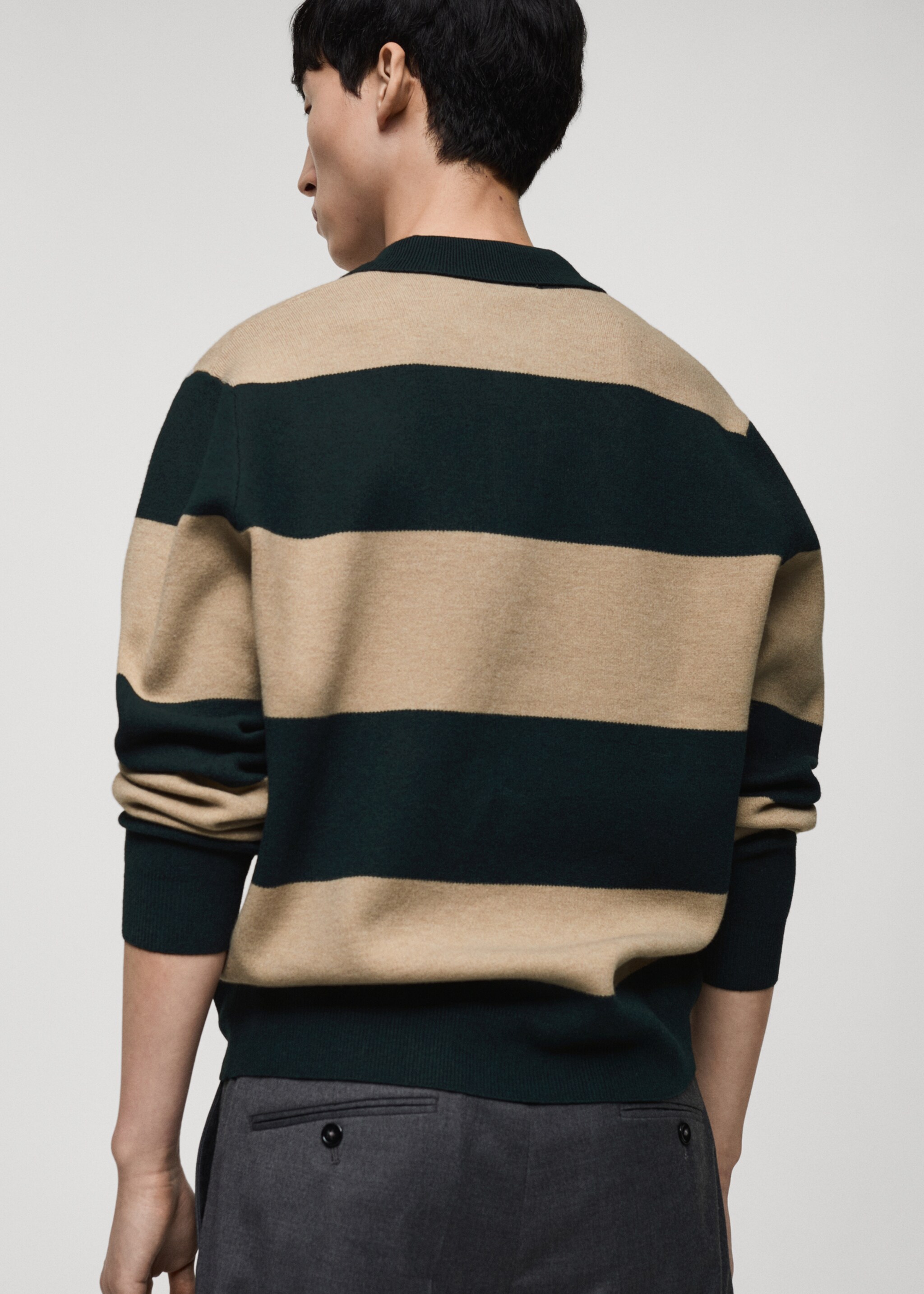 Pull-over polo motif rayé - Verso de l’article