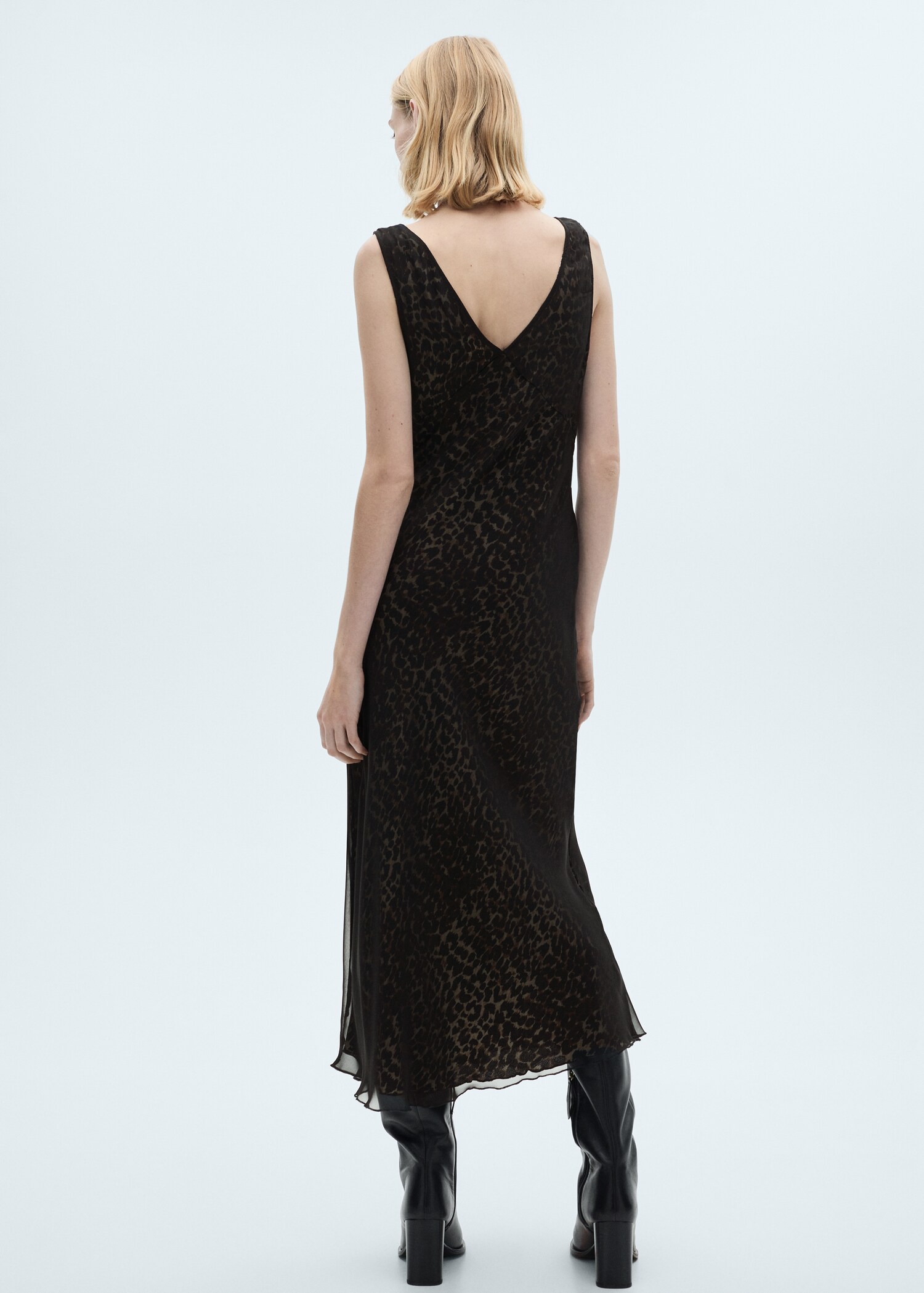 Leopard V-neck dress - Reverse of the article