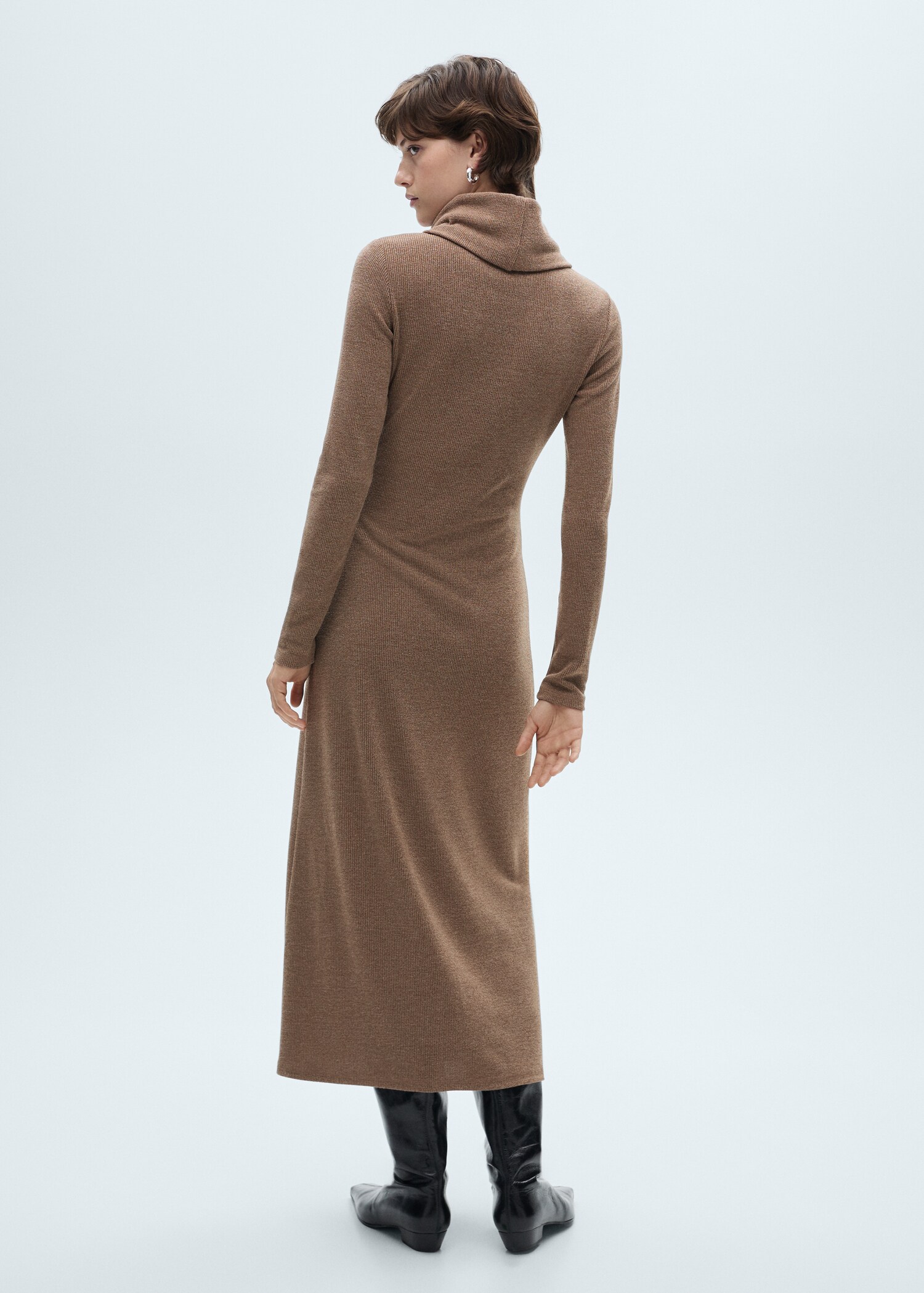 Knitted turtleneck dress - Reverse of the article