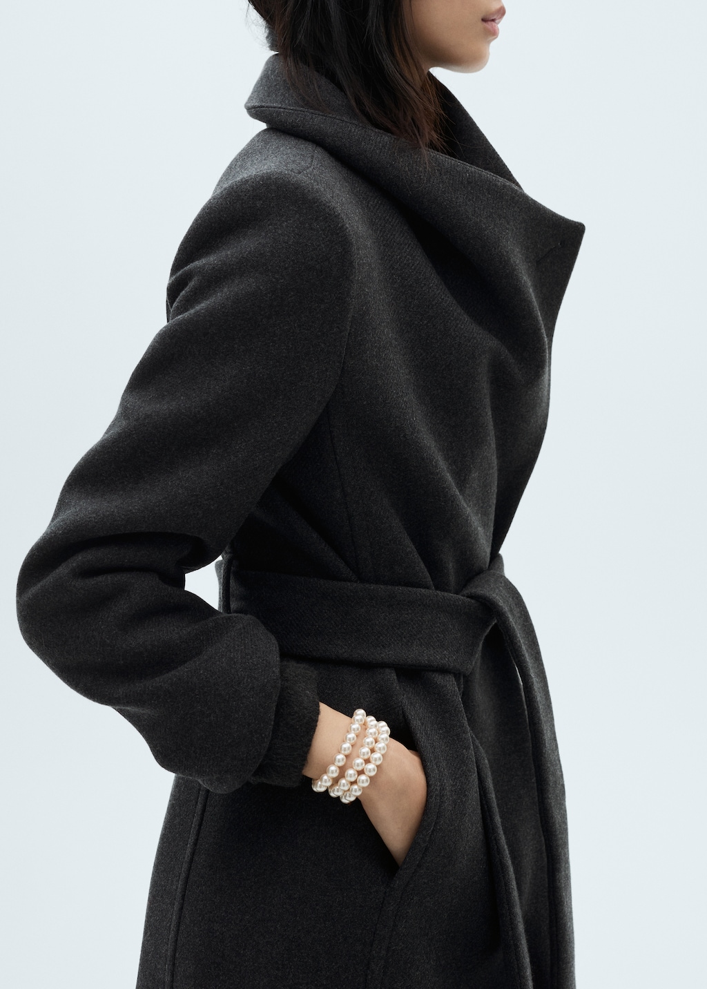 Woollen coat with belt