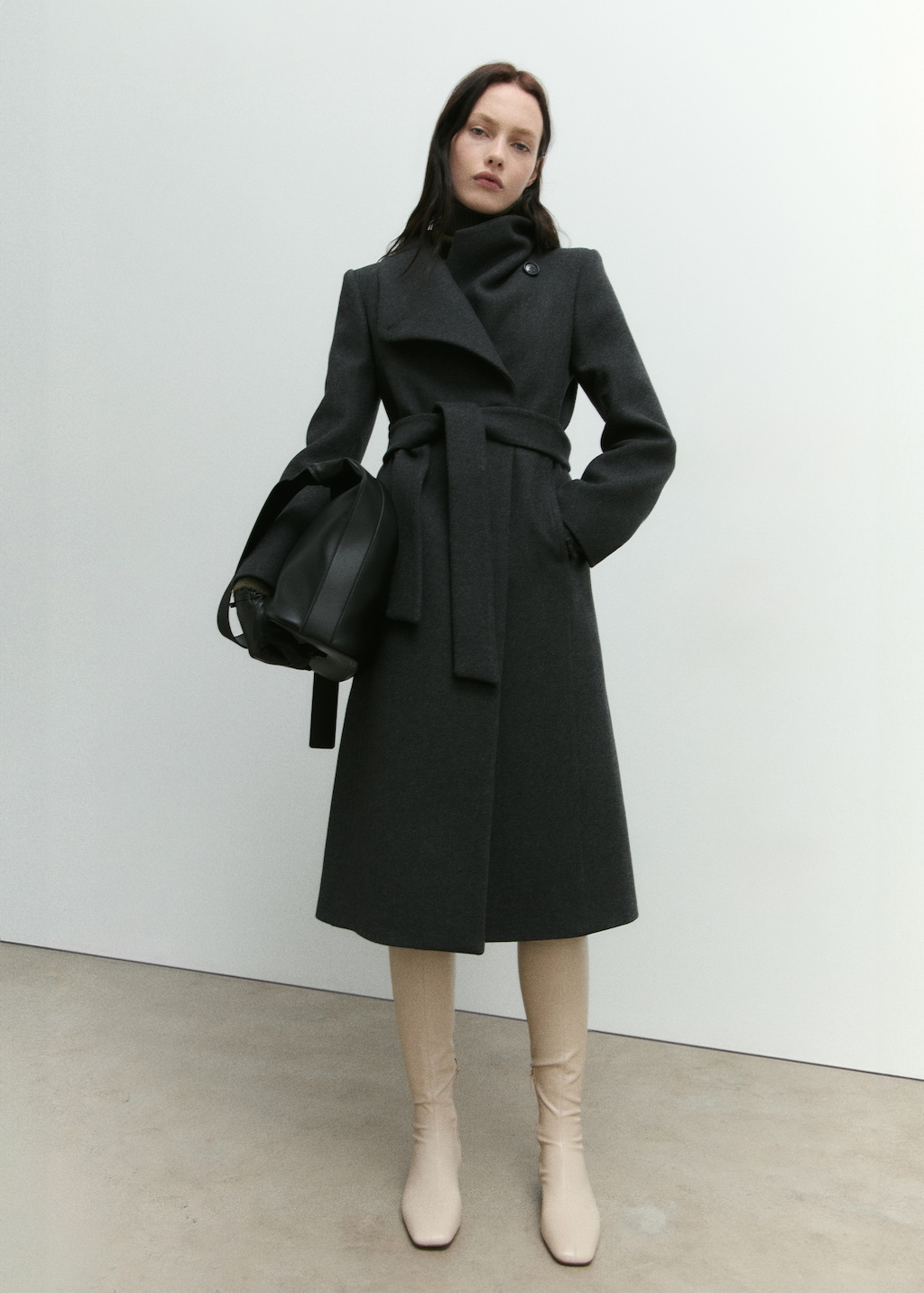 Woollen coat with belt